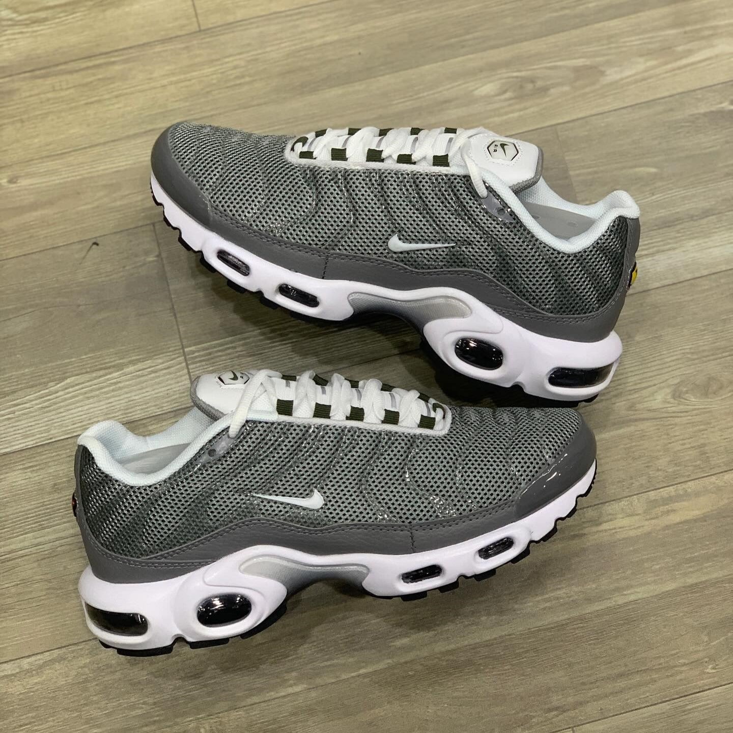 Air Max Plus TN SE Flat Pewter