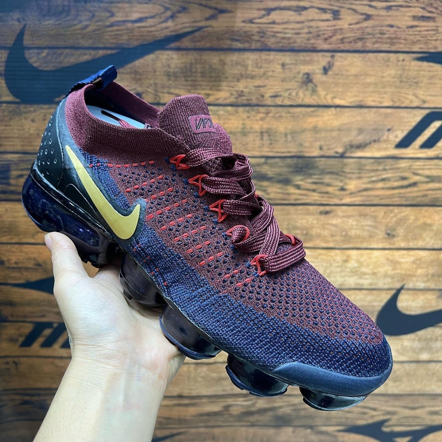 VaporMax Flyknit 2 Team Red Obsidian