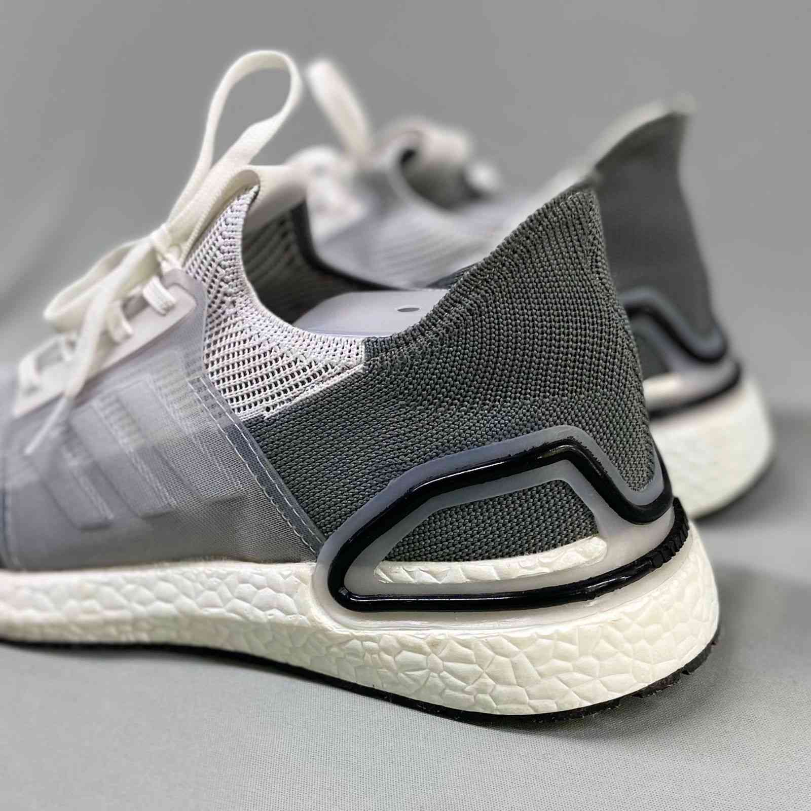 UltraBoost 19 Grey White