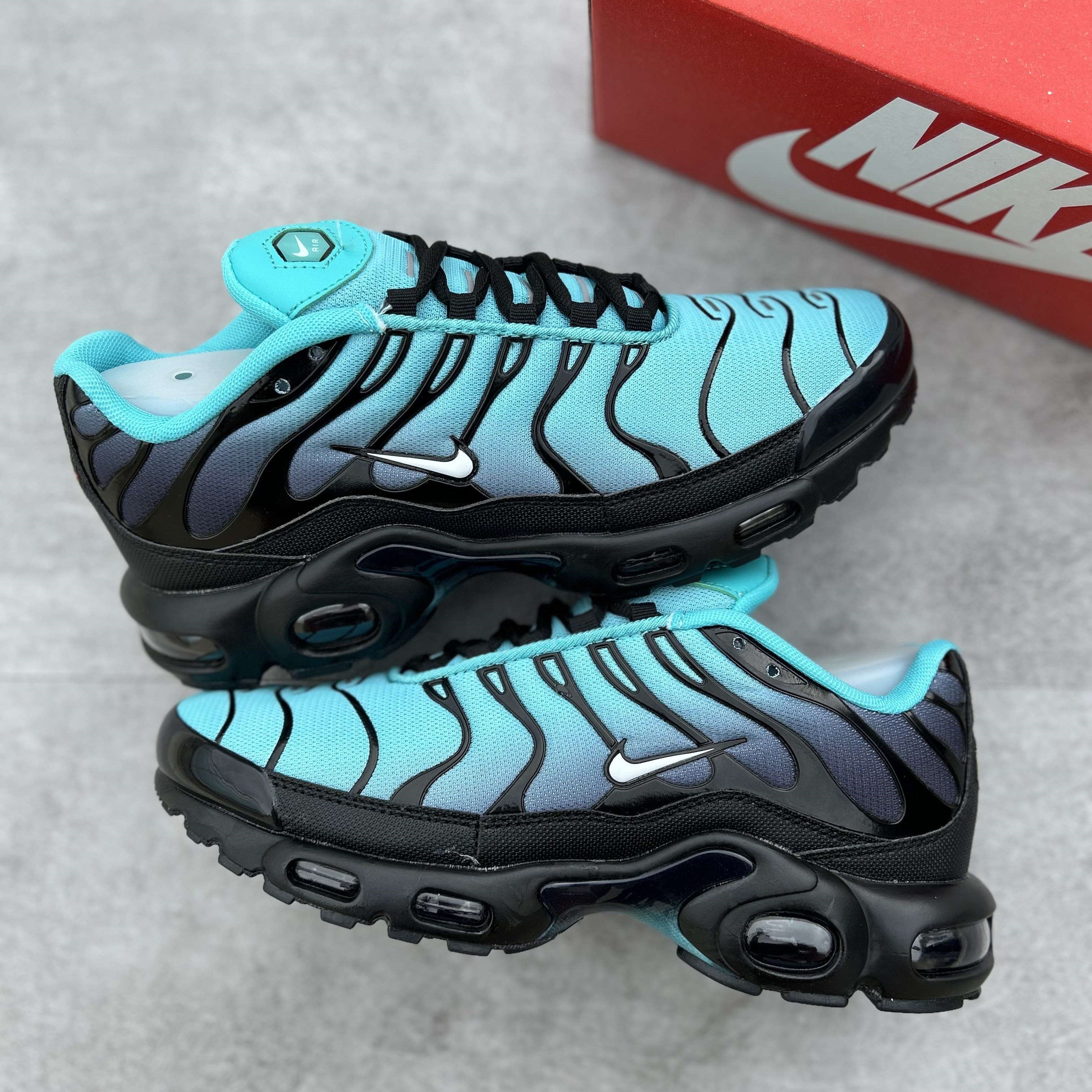 Air Max Plus TN Light Retro