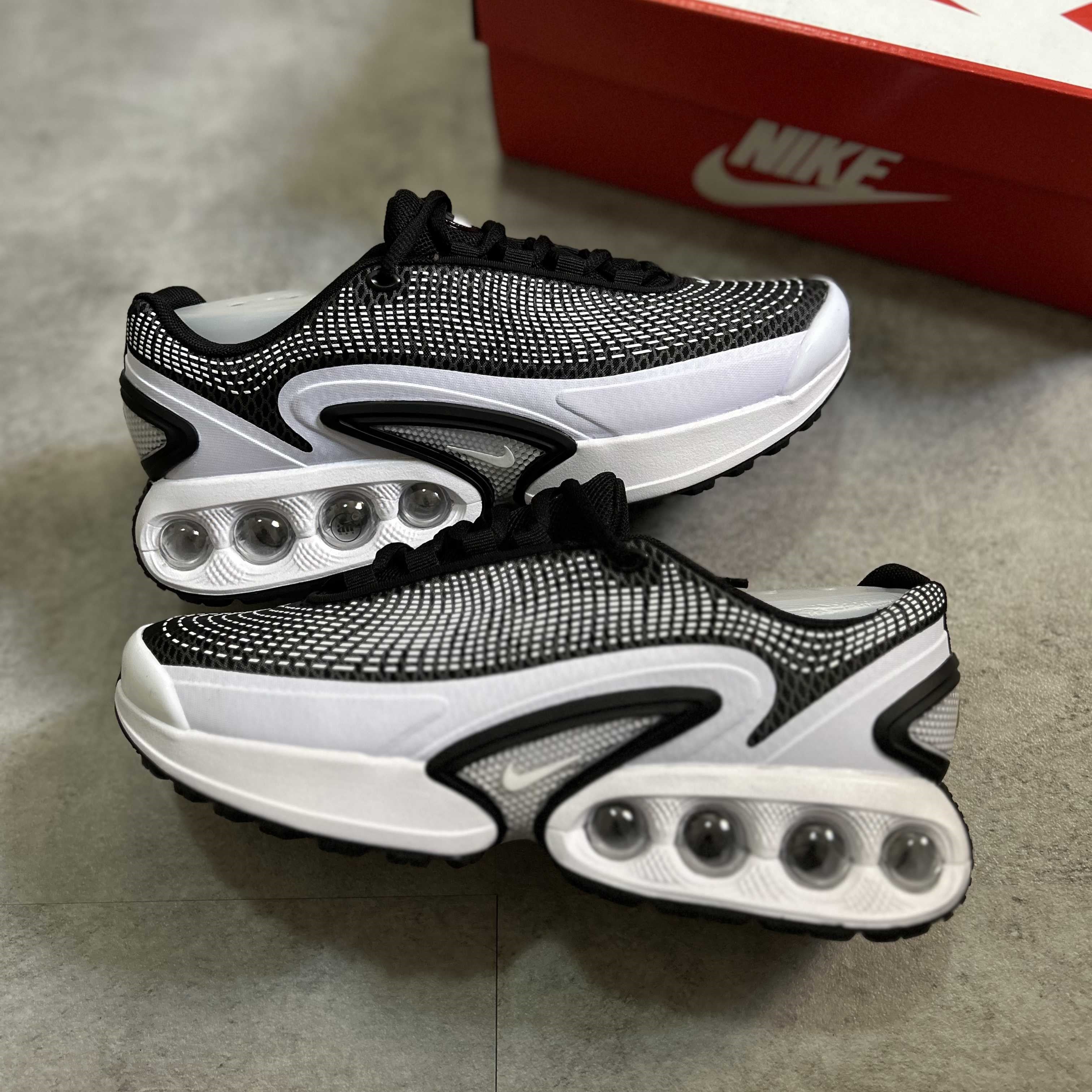 Air Max DN Black White