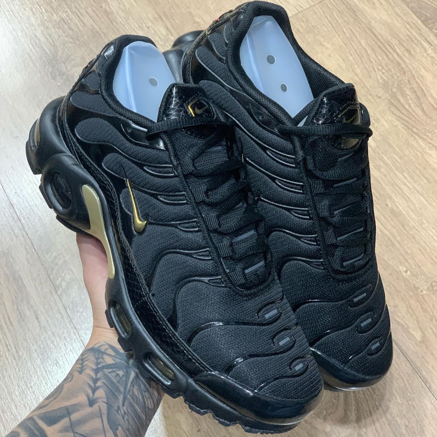 Air Max Plus TN Black Metallic Gold