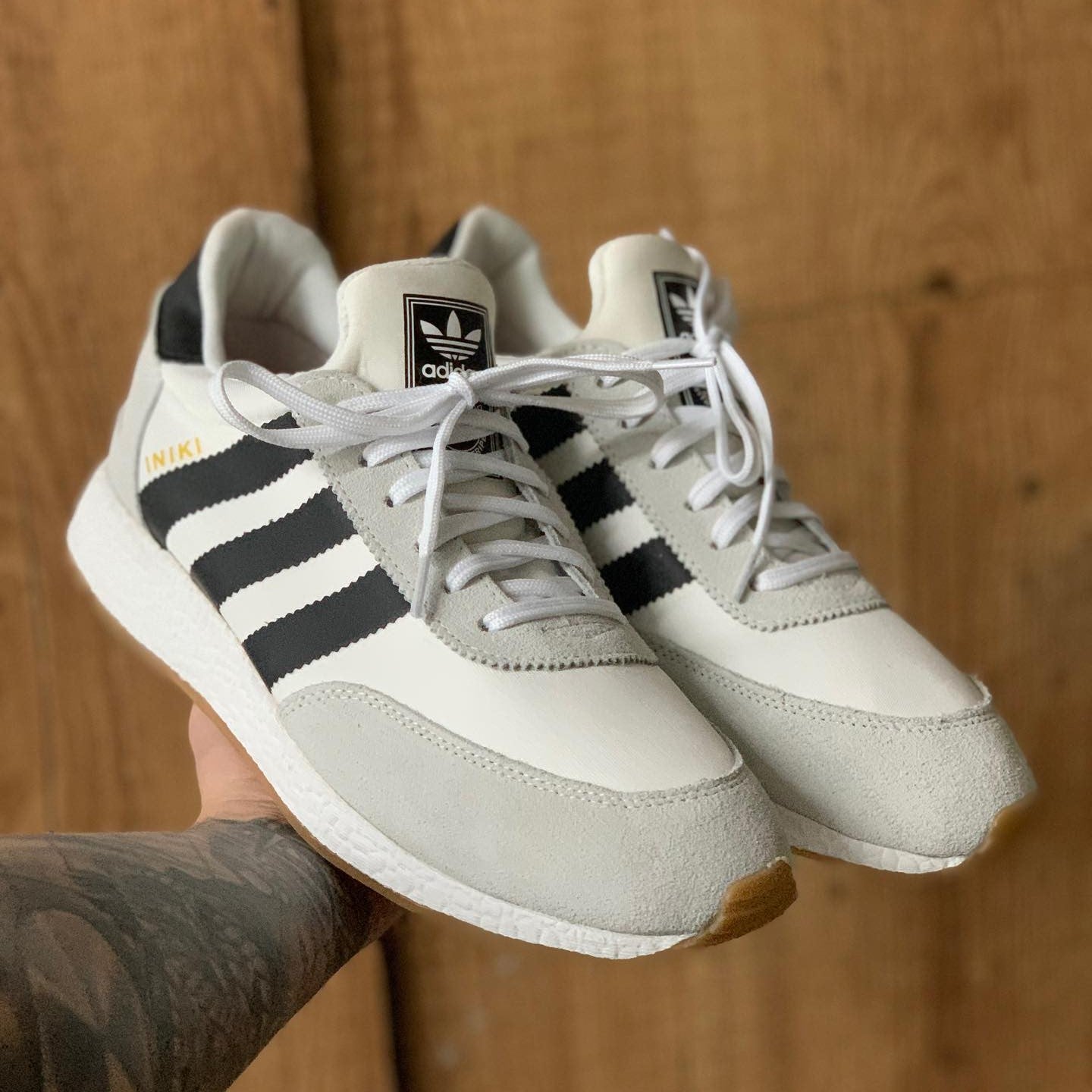 Iniki Runner White Black