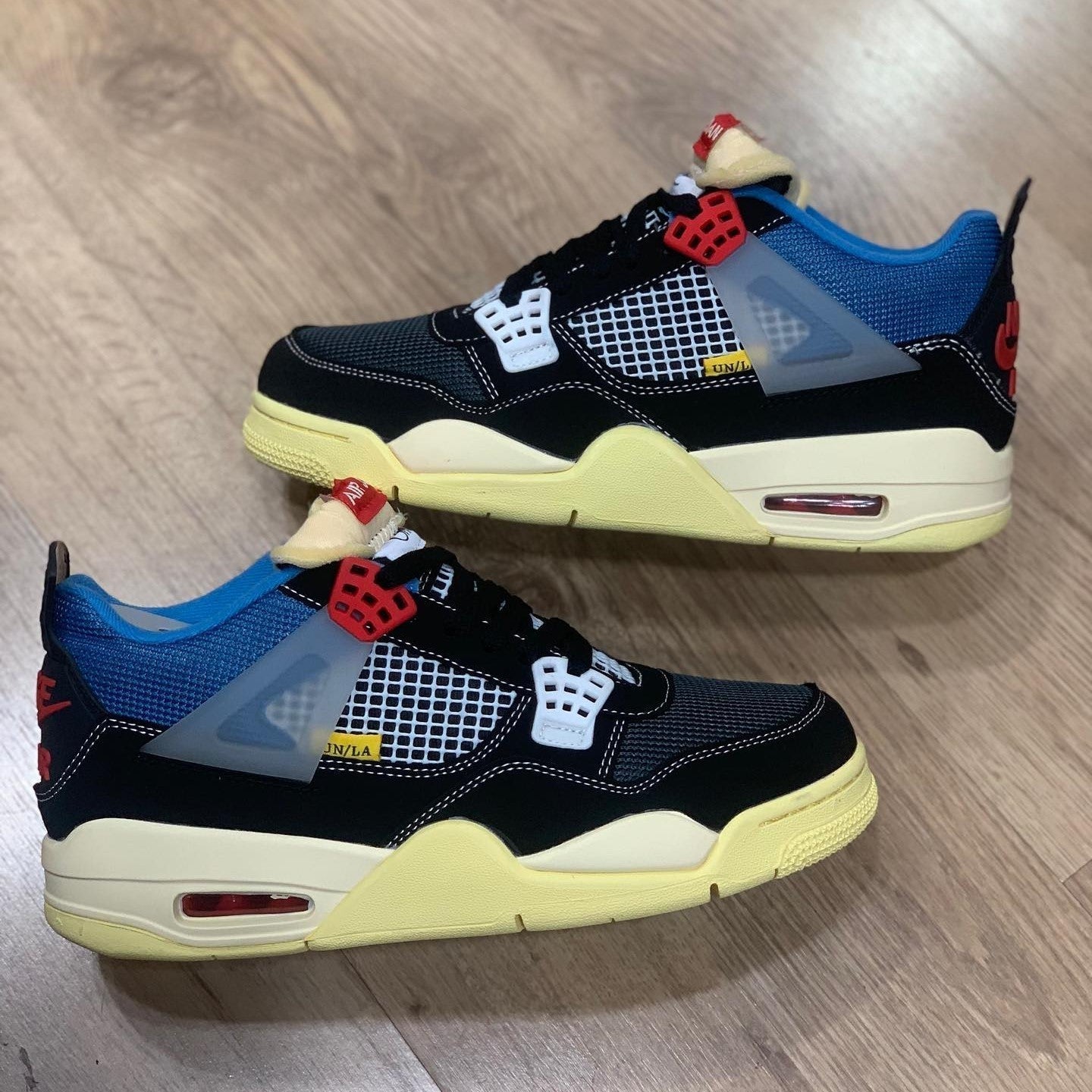 Air Jordan 4 Retro Off Noir