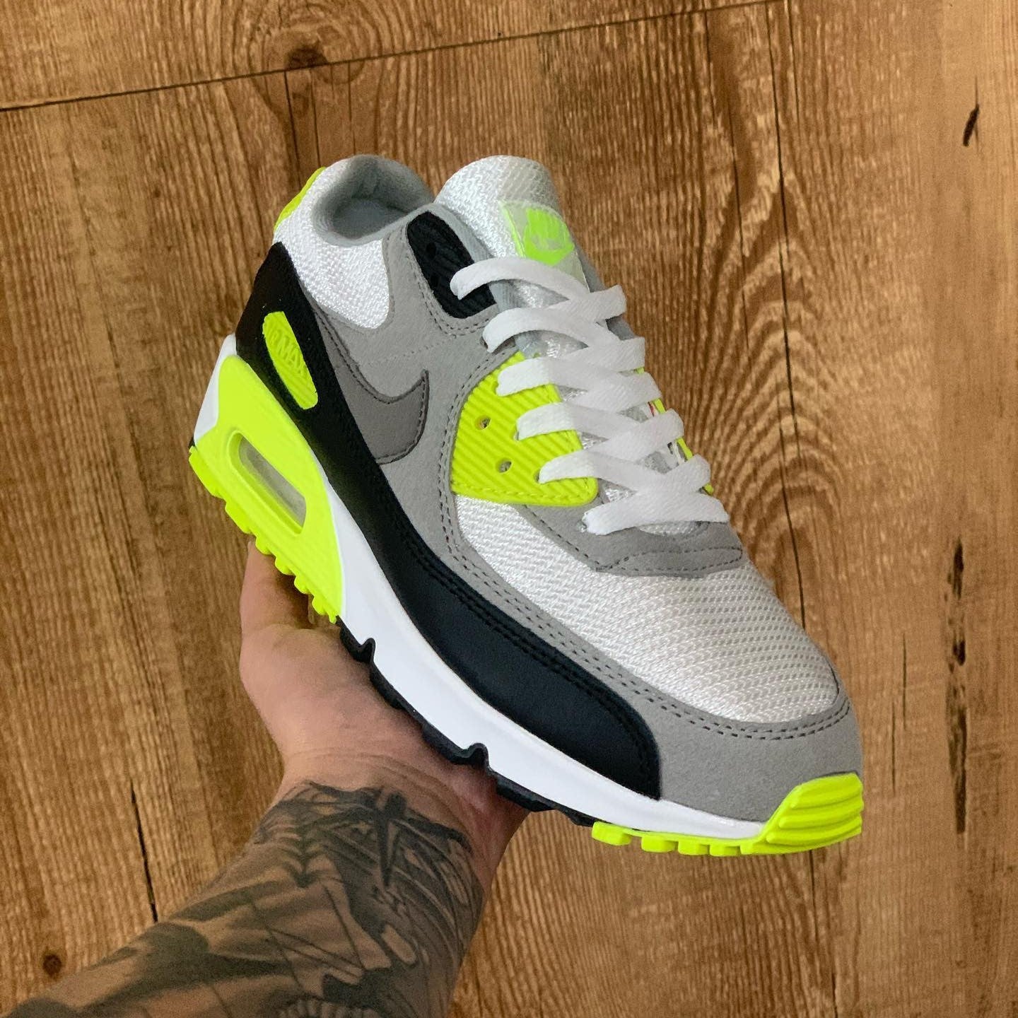 Air Max 90 Volt