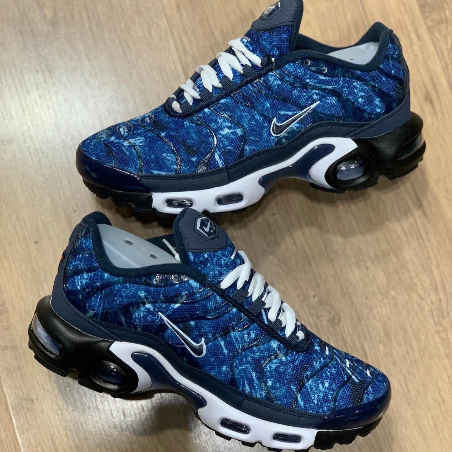 Air Max Plus TN Blue Crinkled Metal