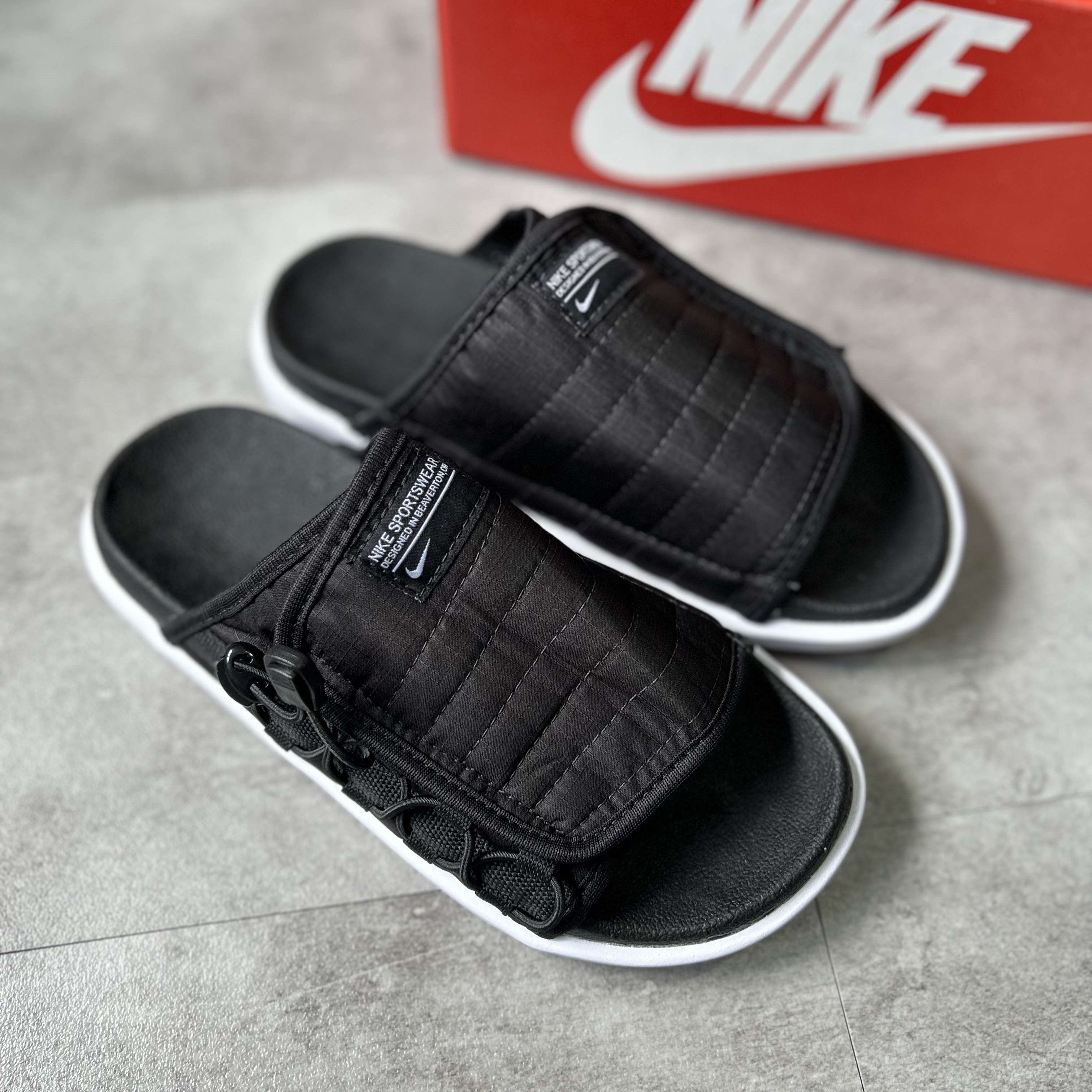 Asuna 2 Slide Black White