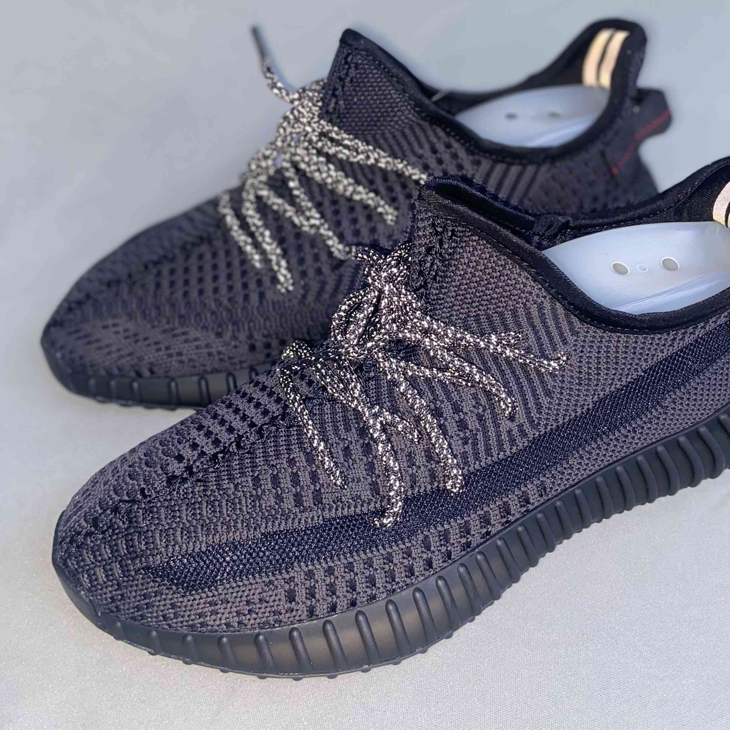 Yeezy Boost 350 v2 Onyx