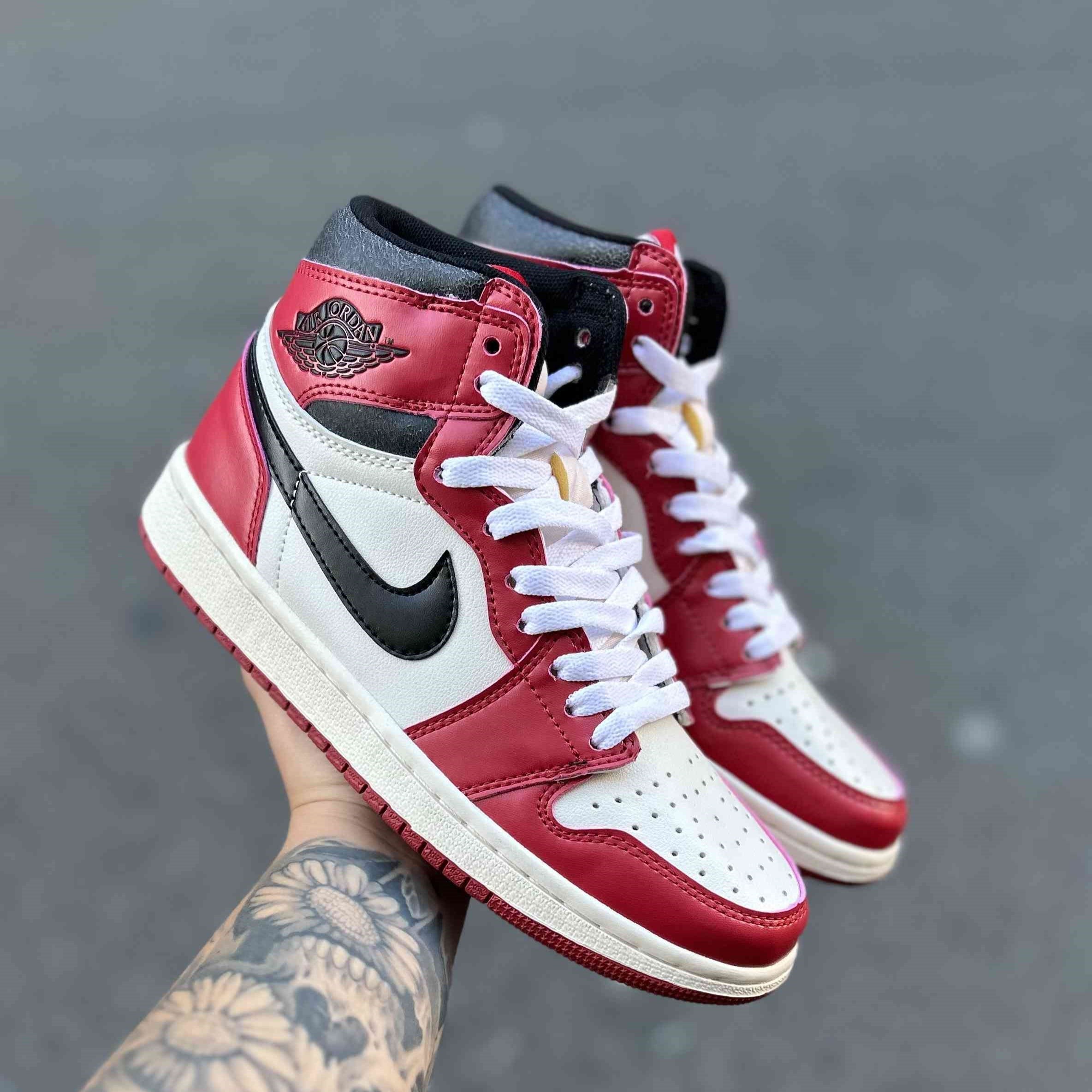 Air Jordan 1 High OG Chicago Lost and Found