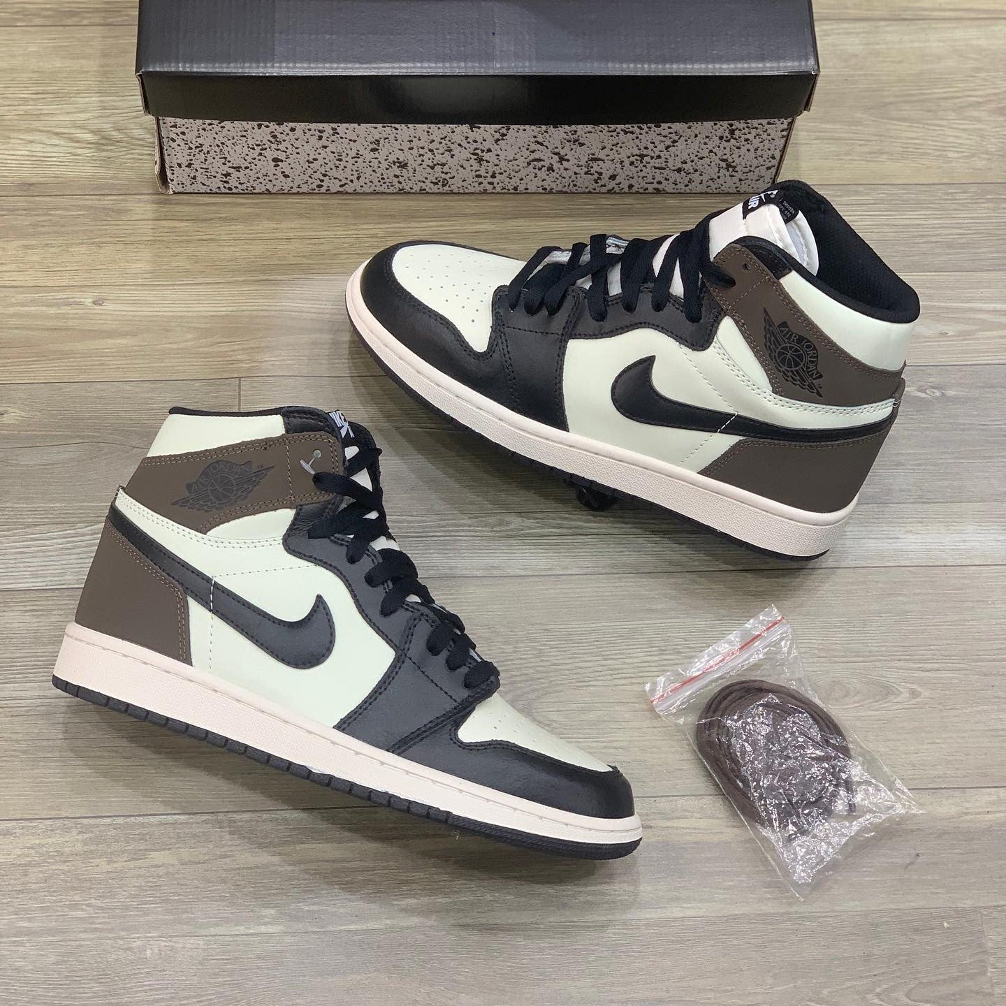 Air Jordan 1 High Dark Mocha