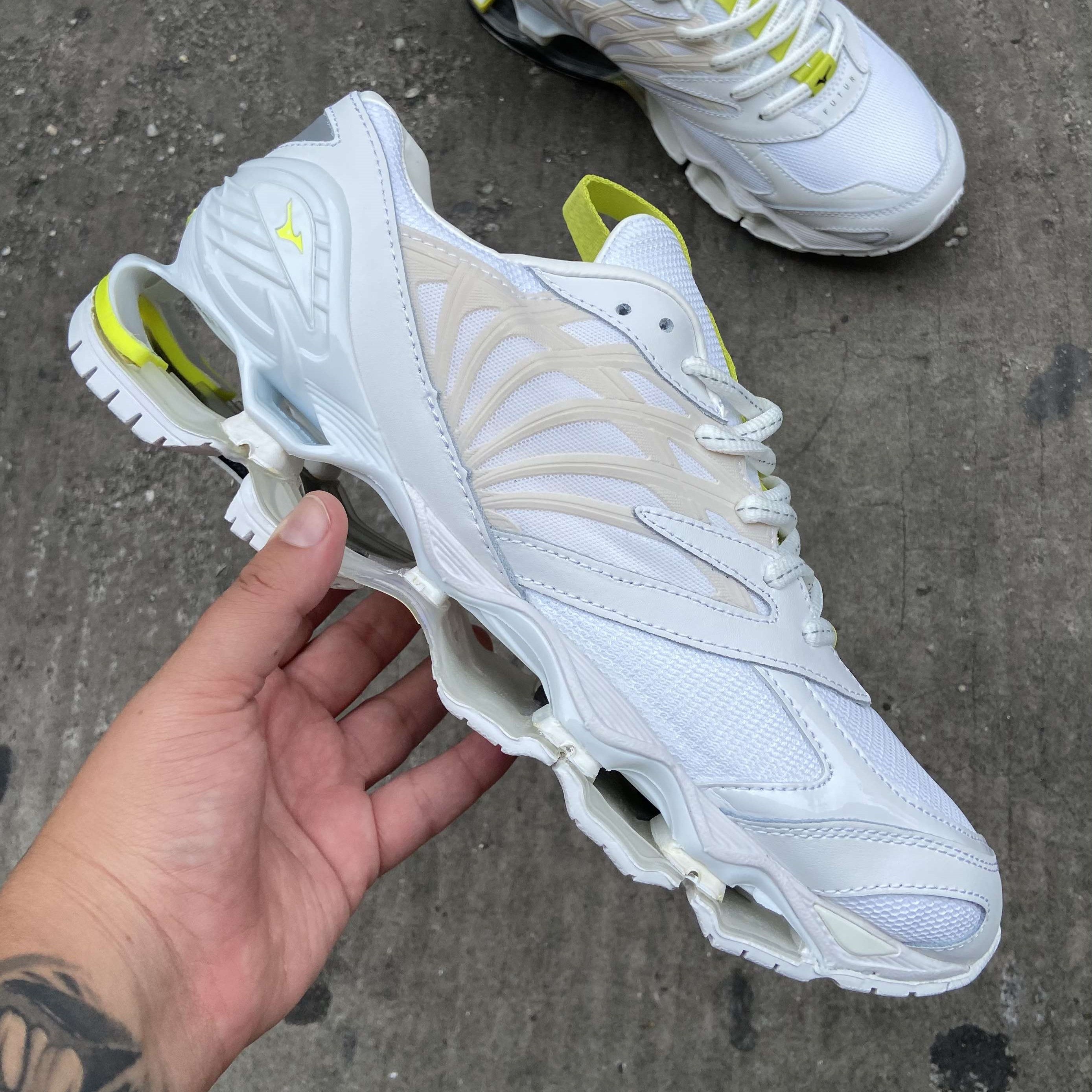 Mizuno Futur White Safety Yellow