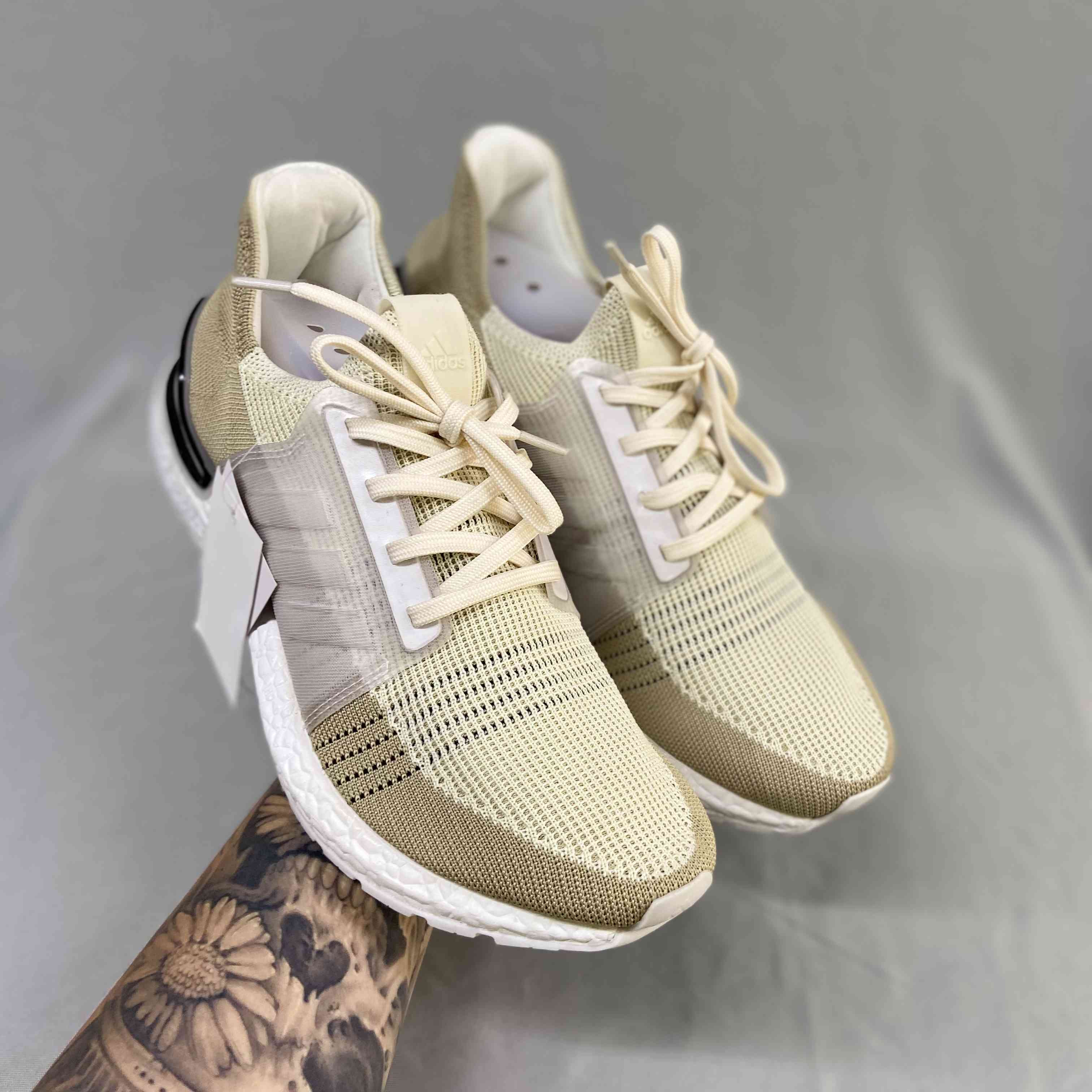 UltraBoost 19 Cream