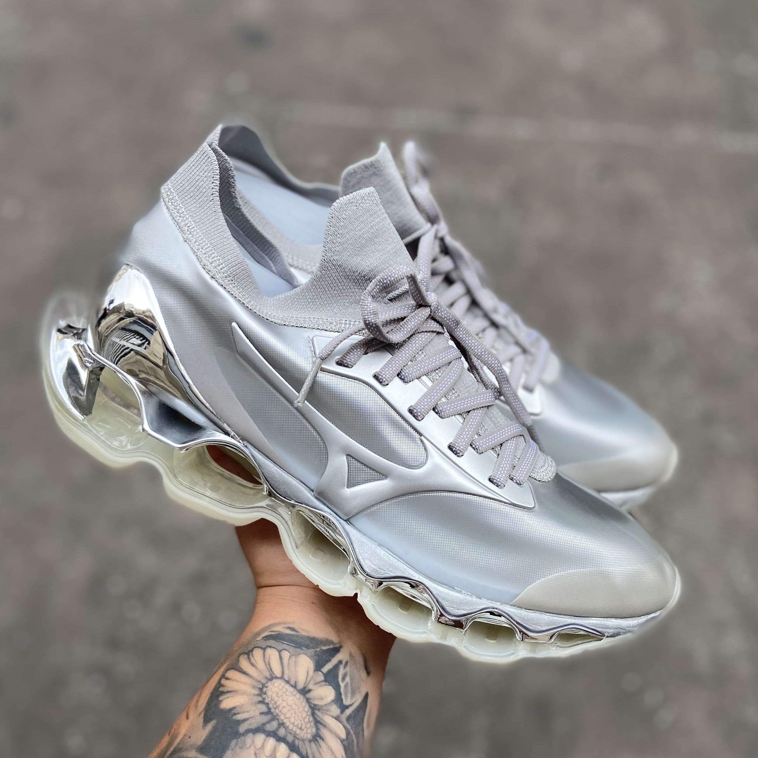 Wave Prophecy X Hajime Sorayama Grey