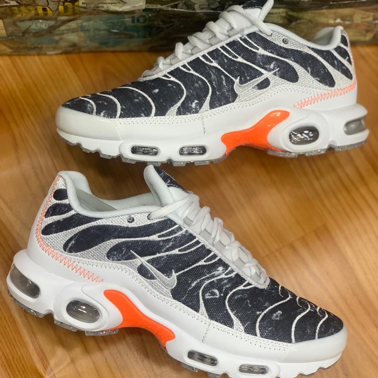 Air Max Plus Essential Crater