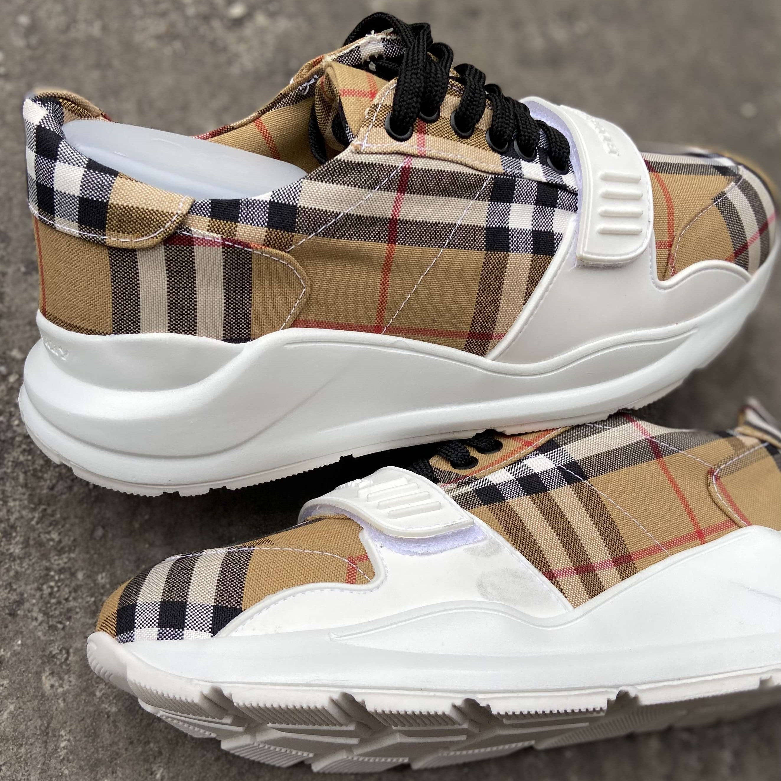 Burberry Regis Archive Beige