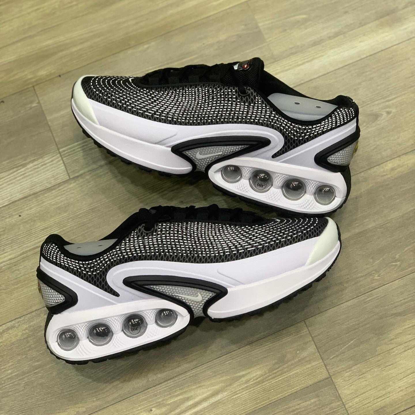 Air Max DN Black White