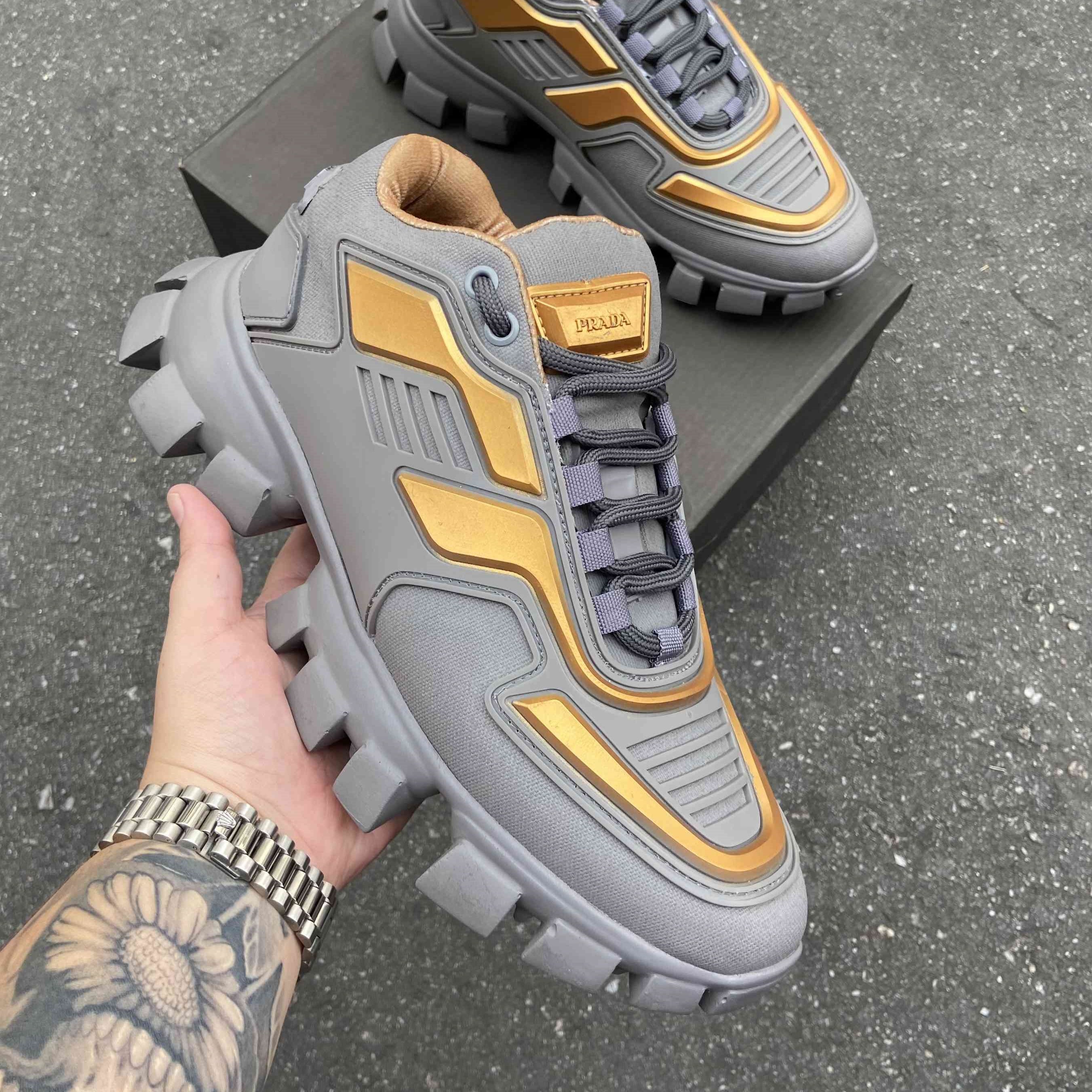 Cloudbust Thunder Grey Gold