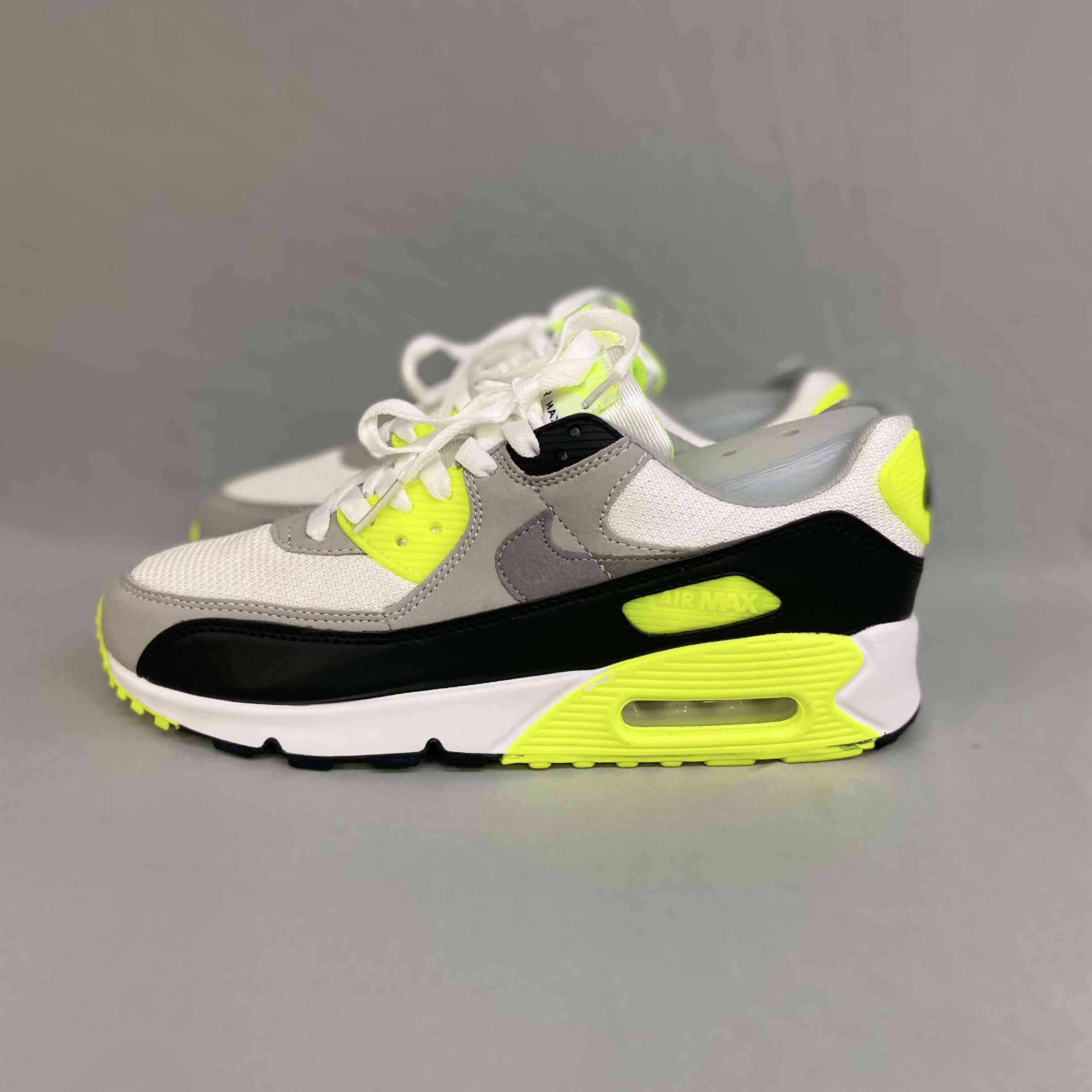 Air Max 90 Volt