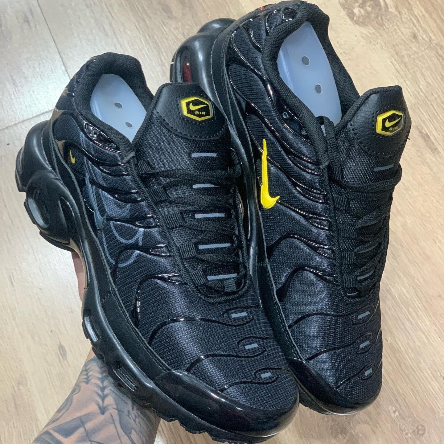 Air Max Plus TN Multi Swoosh Black