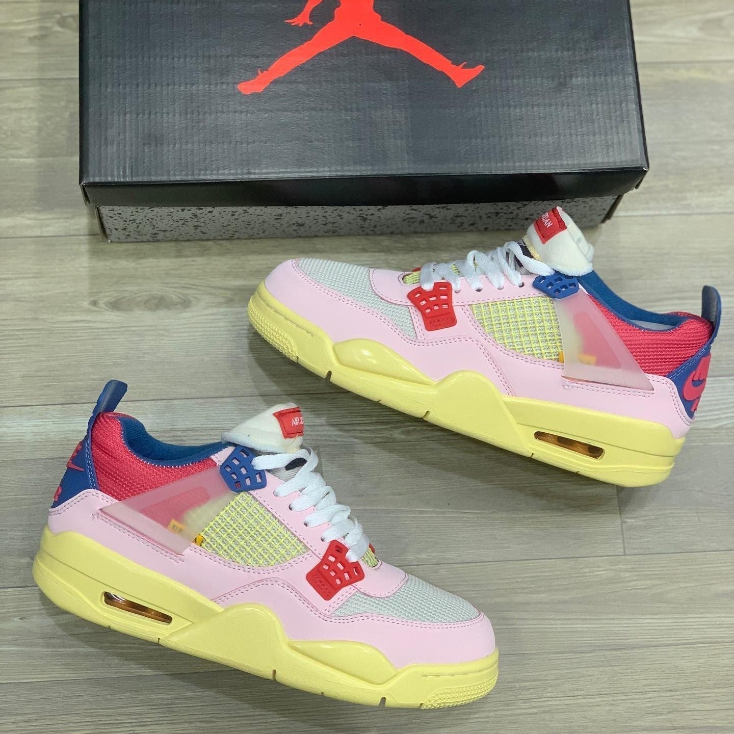 Air Jordan 4 Retro Guava Ice
