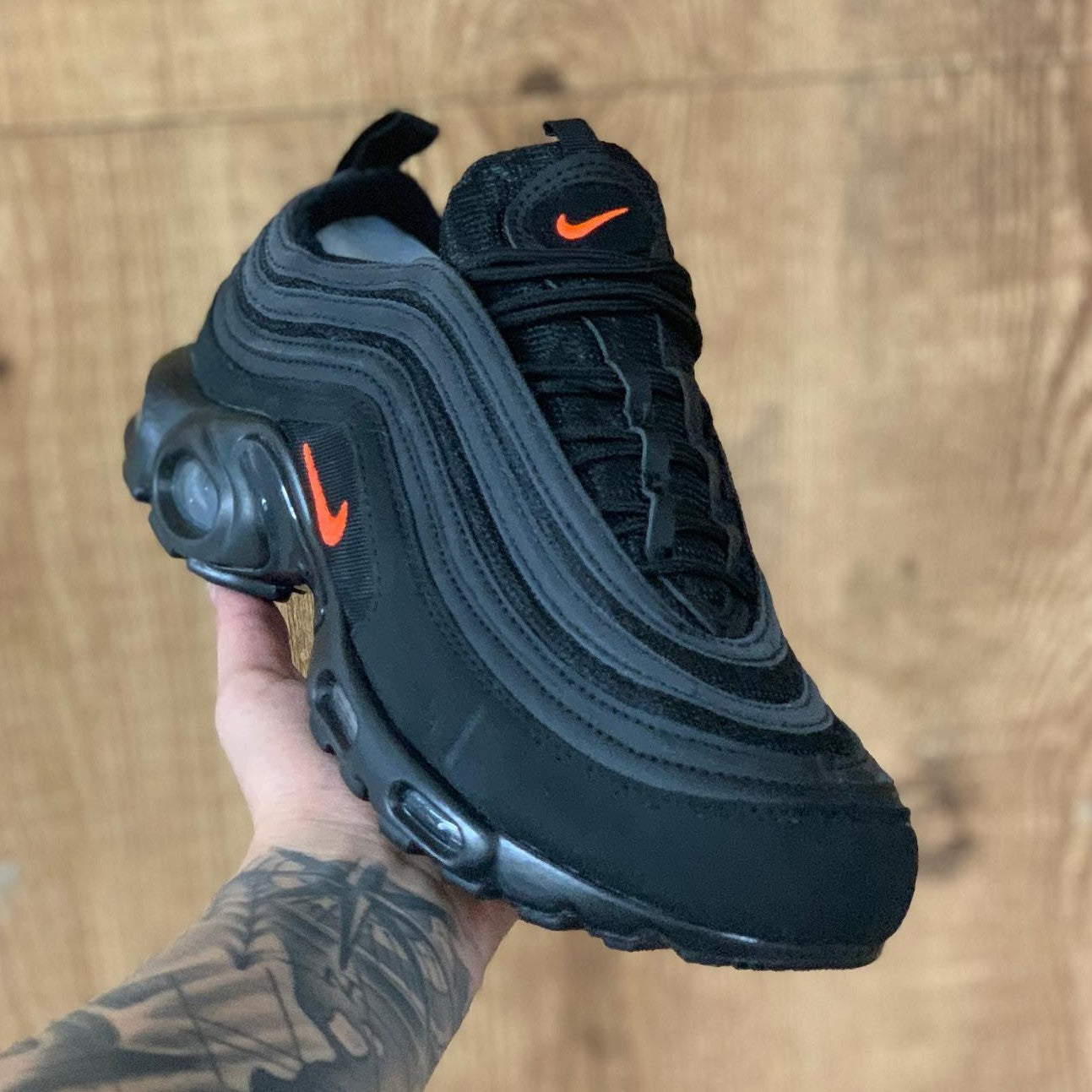 Air Max Plus 97 Black Hyper Crimson