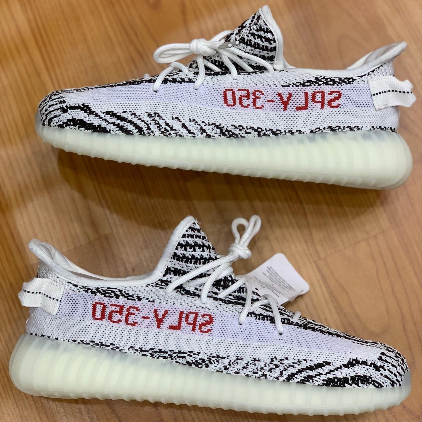 Yeezy Boost 350 v2 Zebra