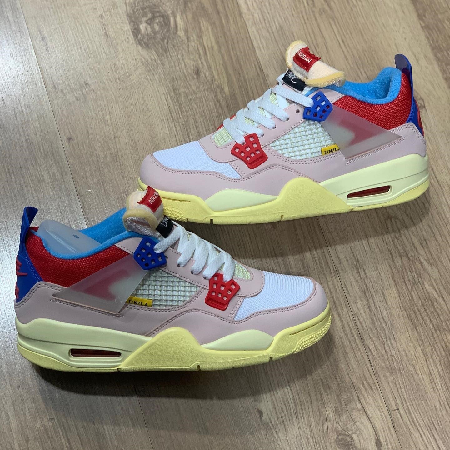 Air Jordan 4 Retro Guava Ice