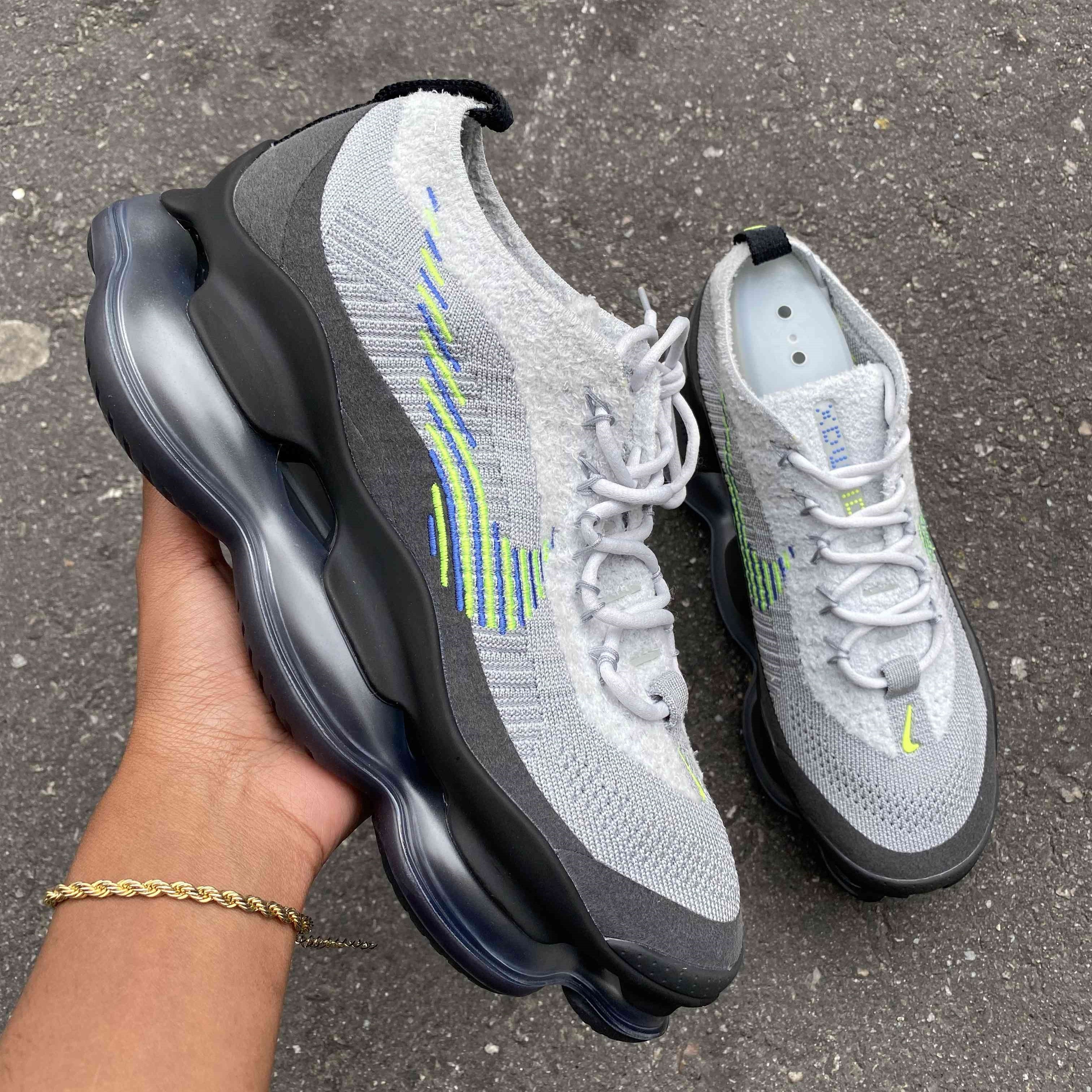 Air Max Scorpion Flyknit Wolf Grey Volt