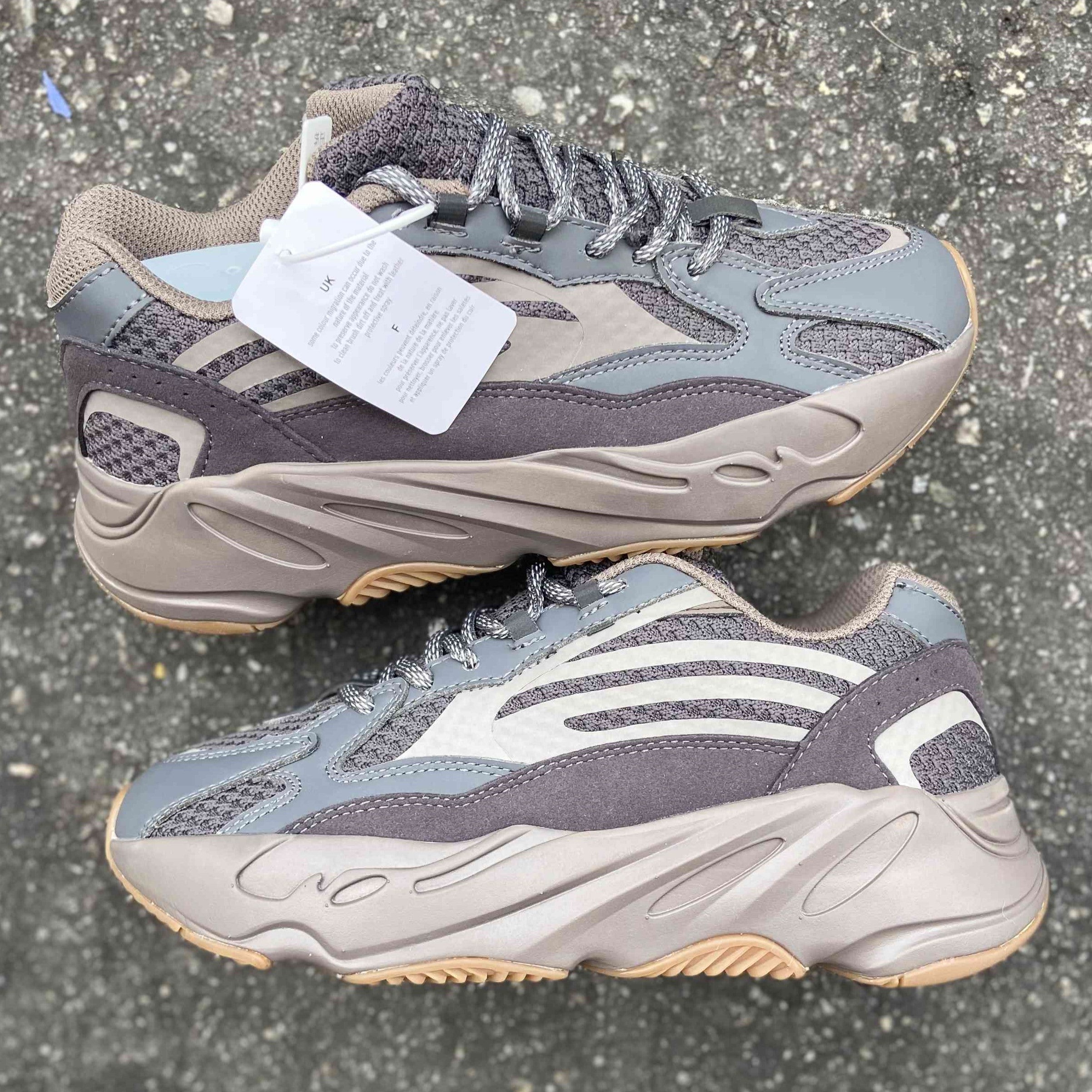 Yeezy Boost 700 v2 Geode