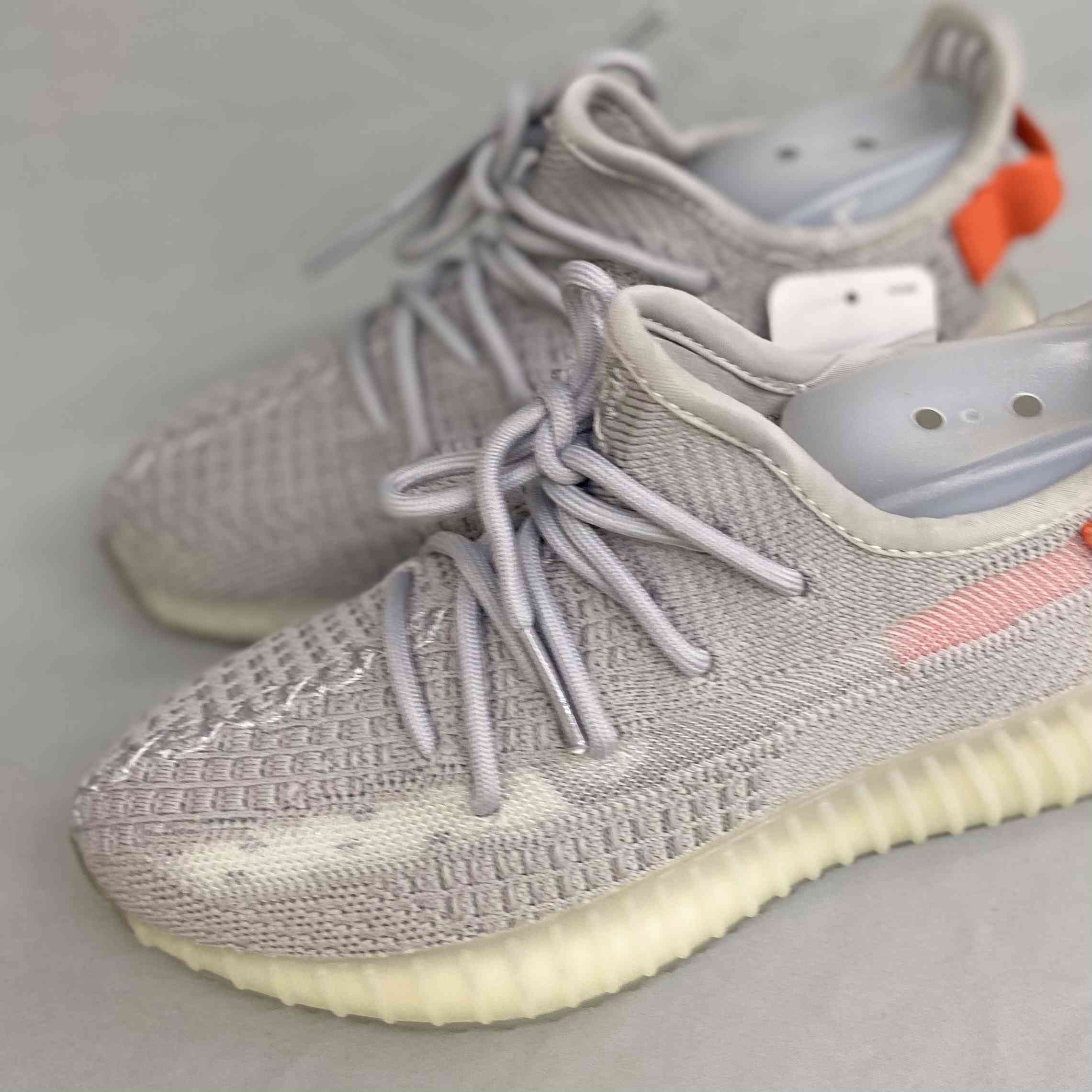 Yeezy Boost 350 v2 Tail Light