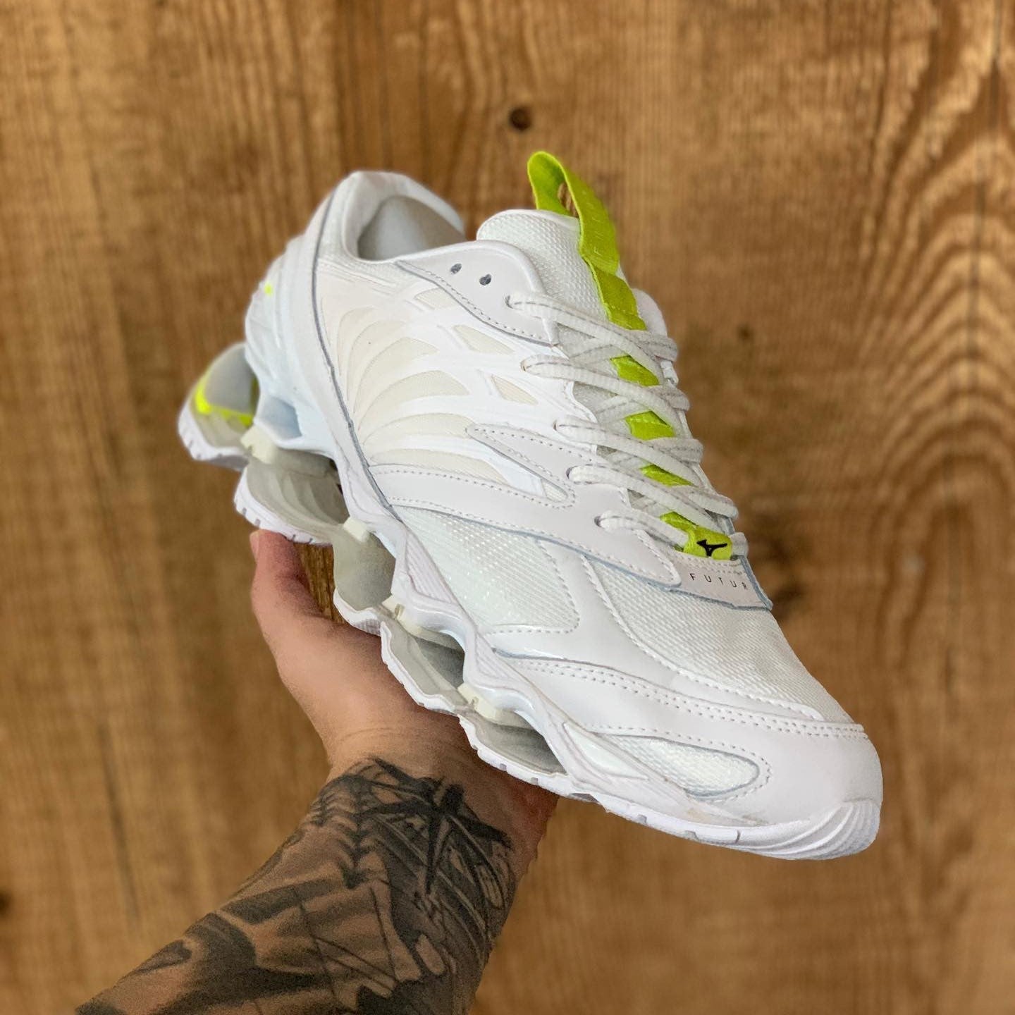 Mizuno Futur White Safety Yellow