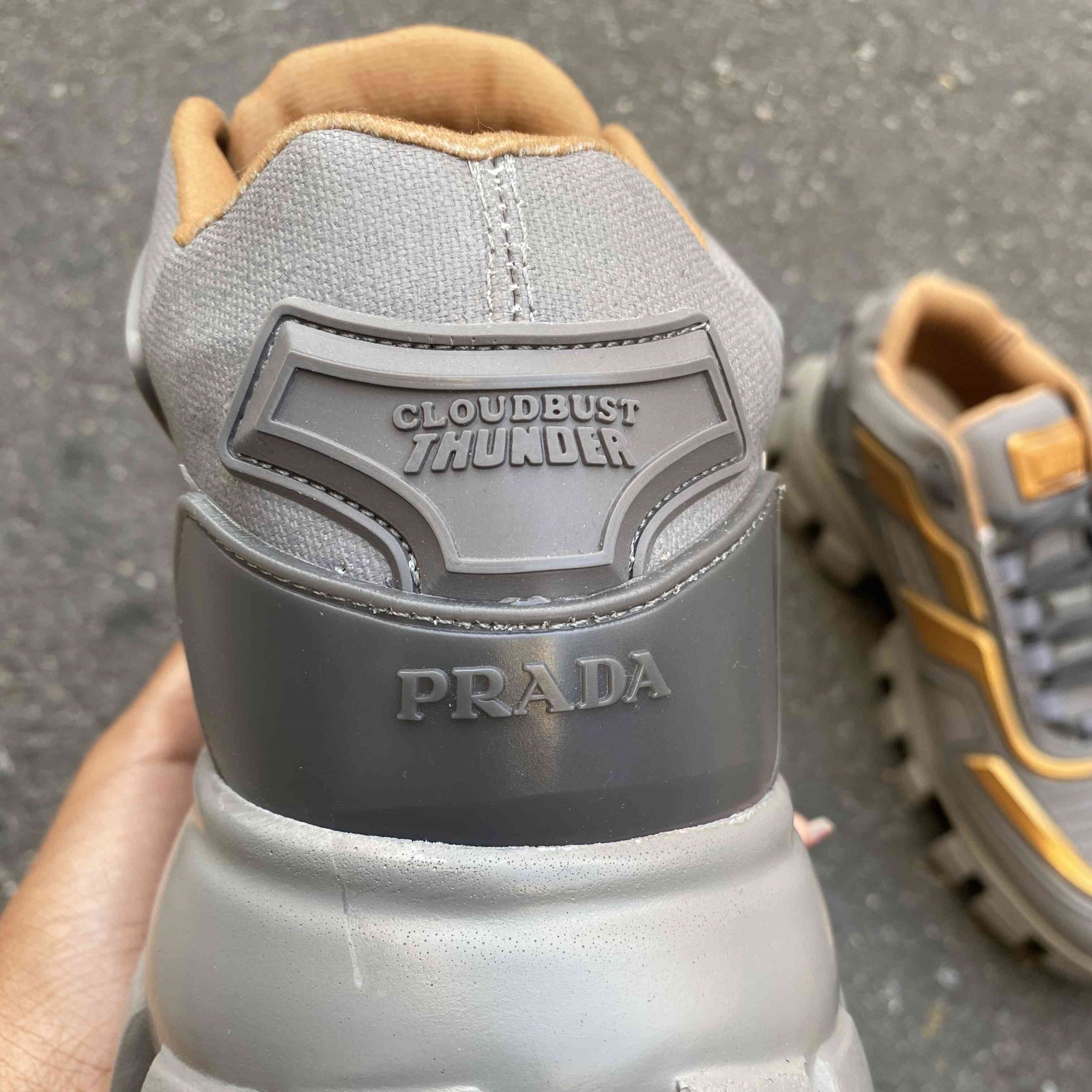 Cloudbust Thunder Grey Gold