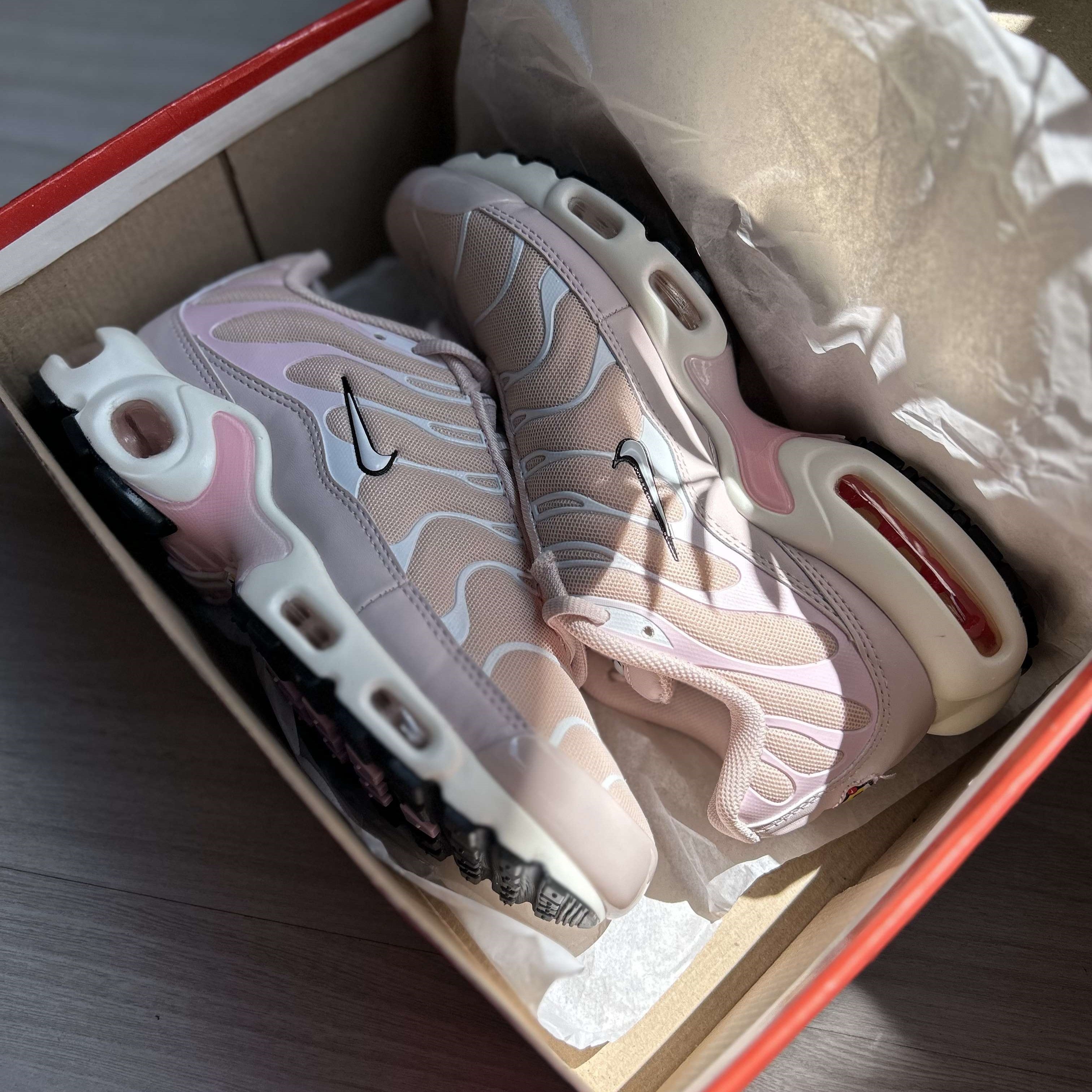 Air Max Plus TN Sandrift Oxford Pink