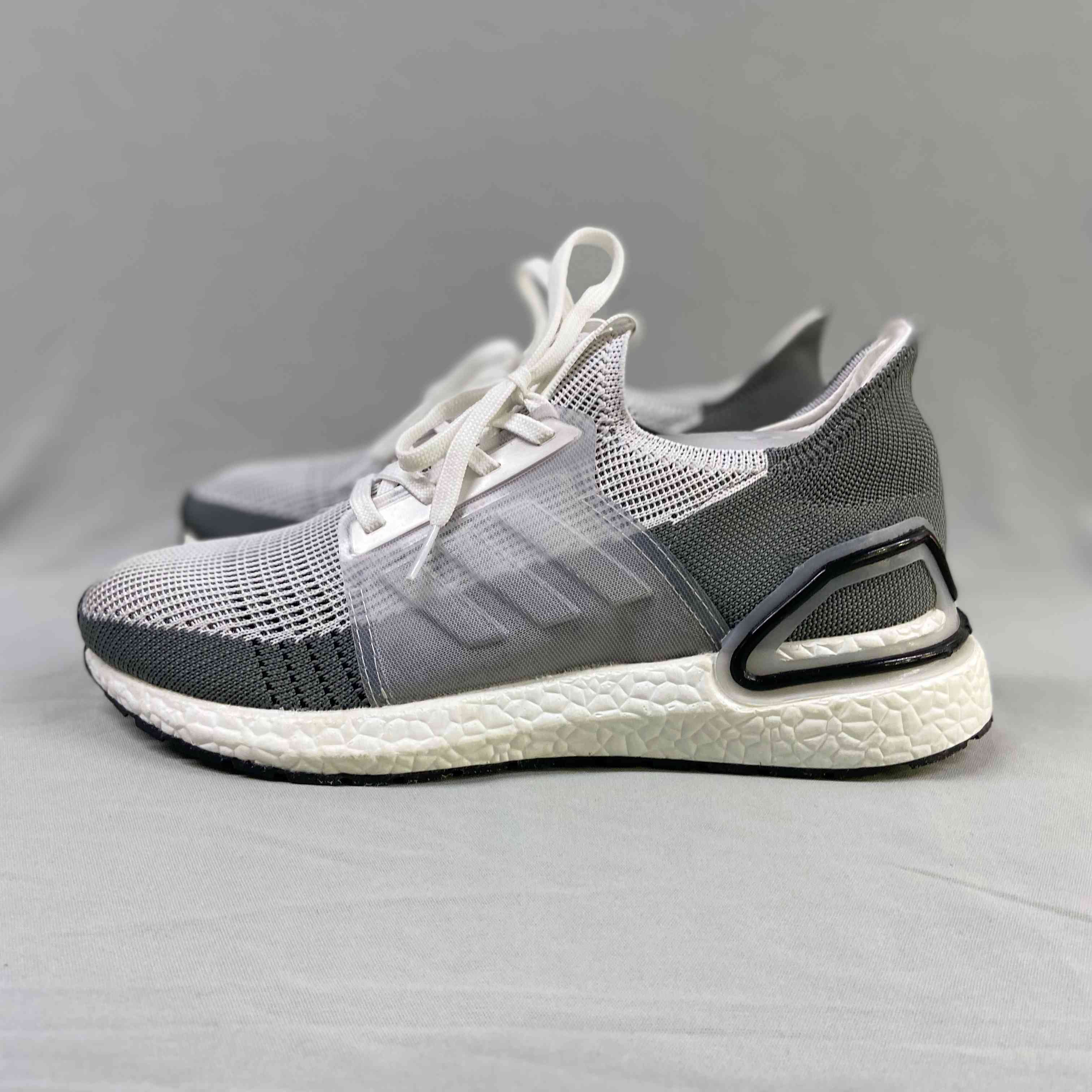 UltraBoost 19 Grey White