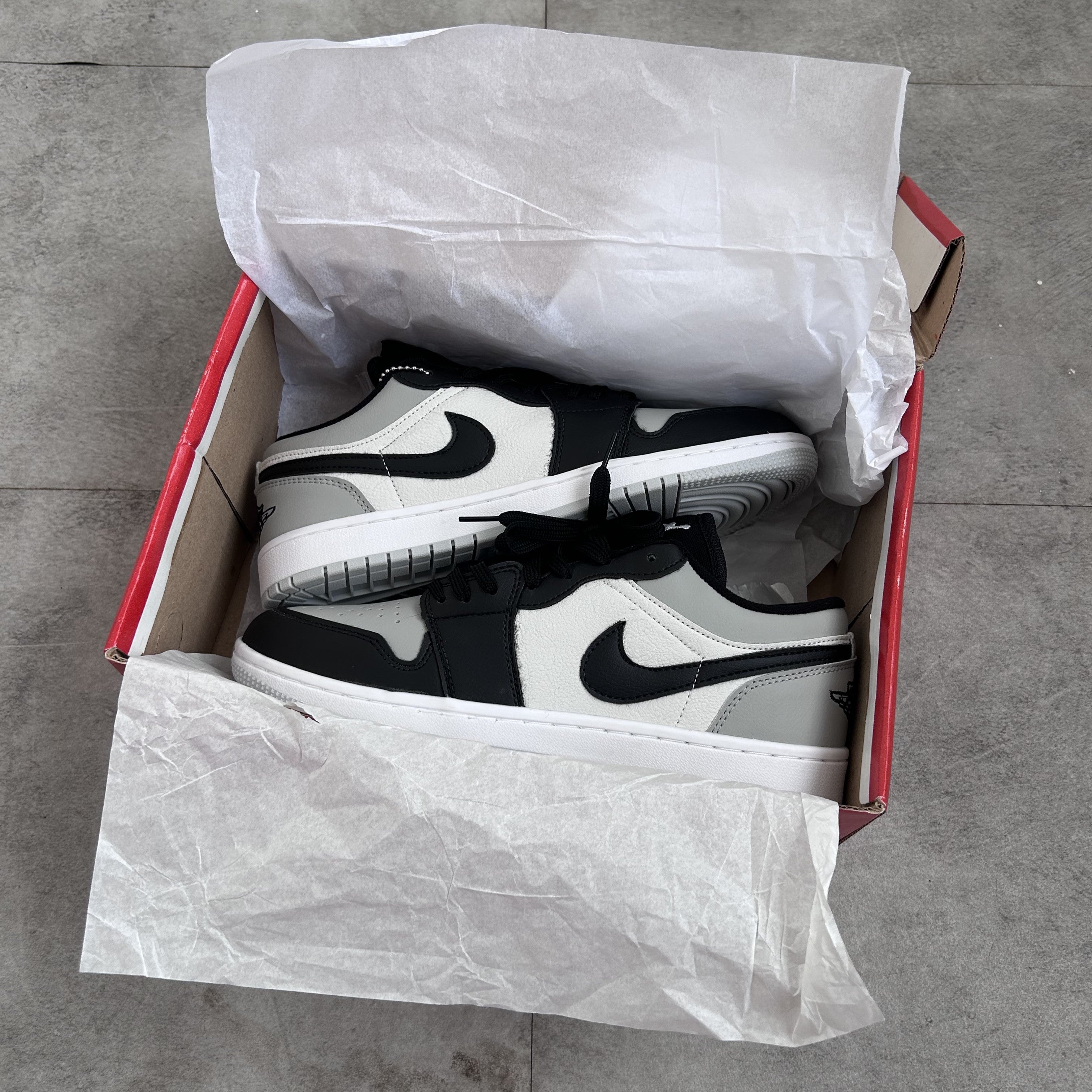 Air Jordan 1 Low Shadow Toe*