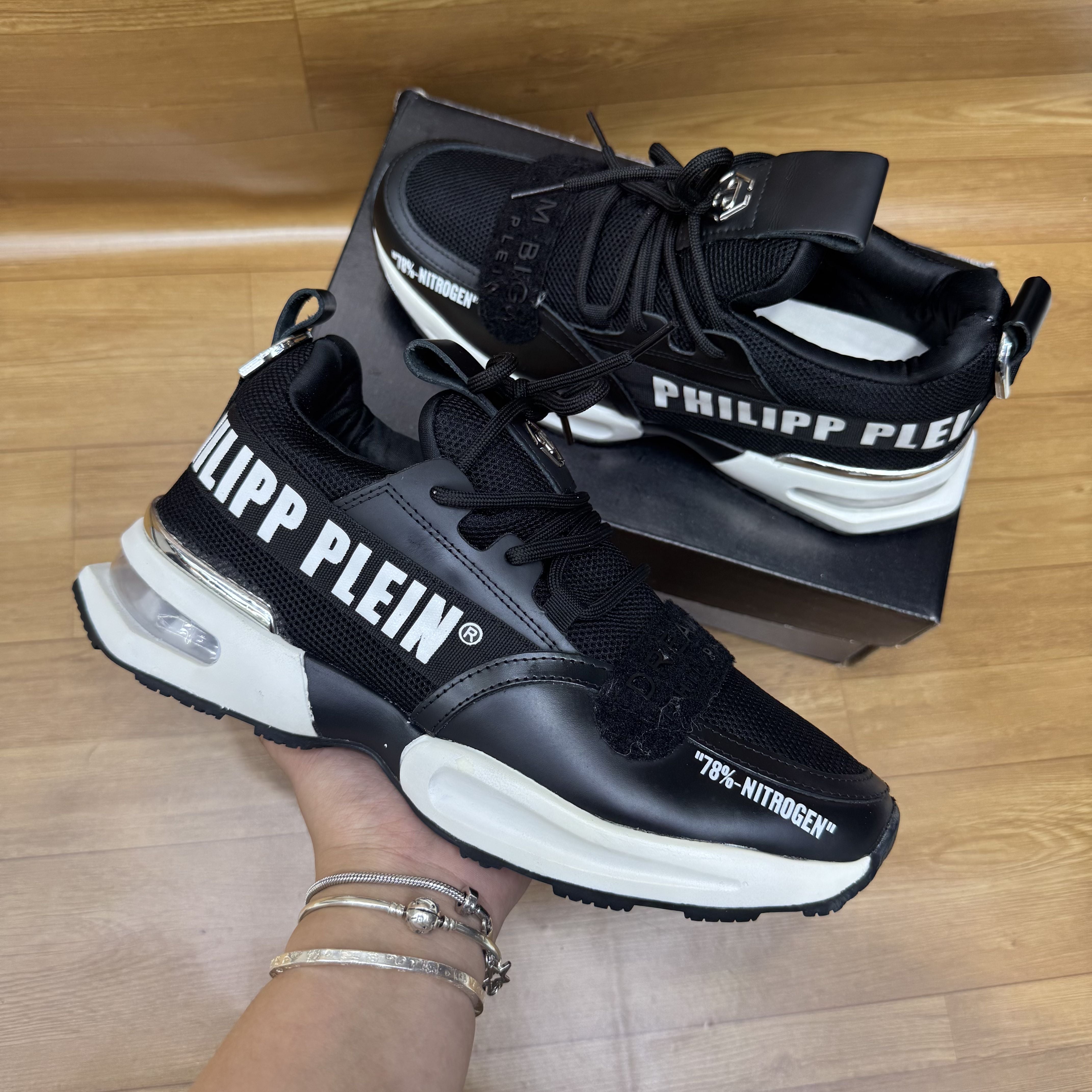 Dream Big 78%-Nitrogen Black White