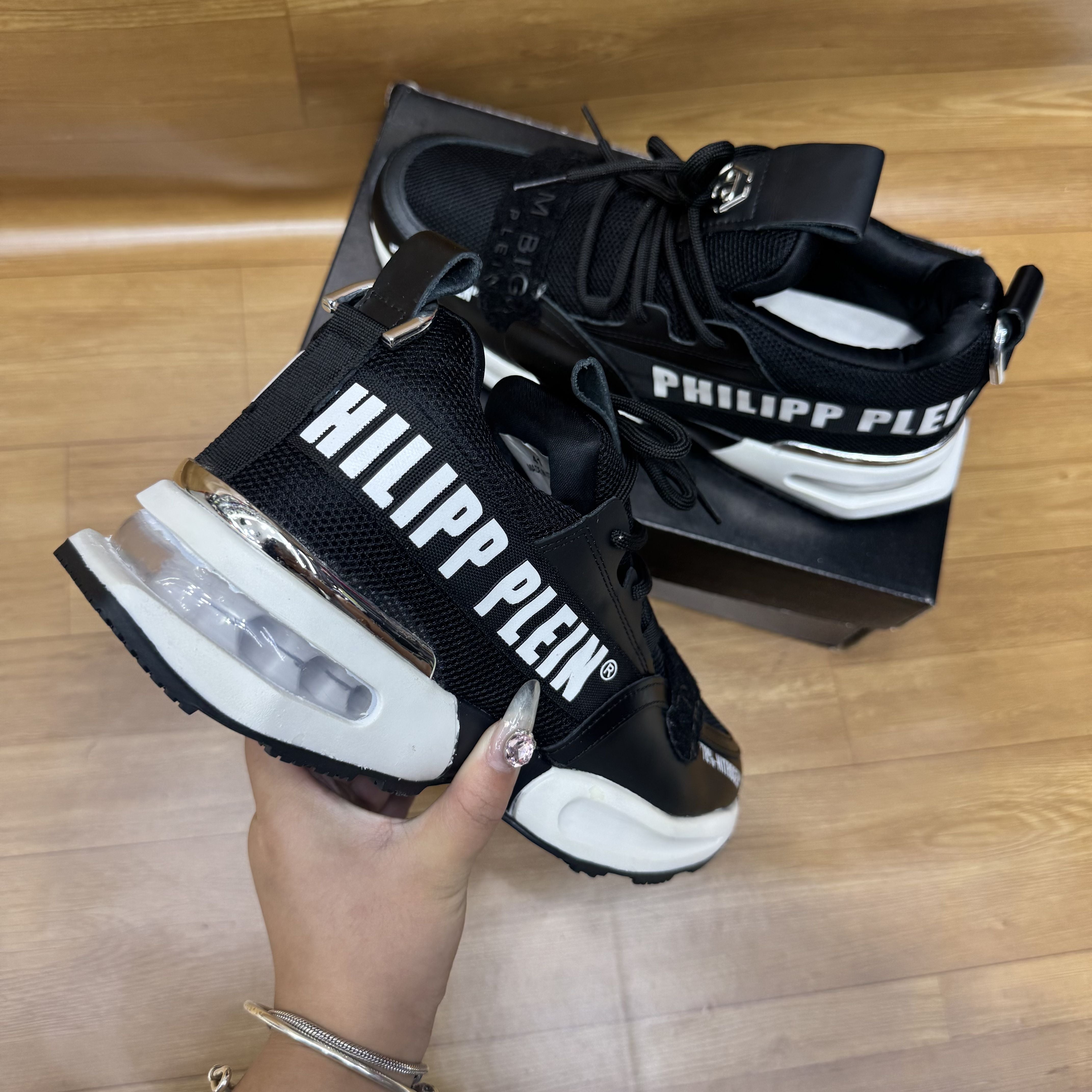 Dream Big 78%-Nitrogen Black White