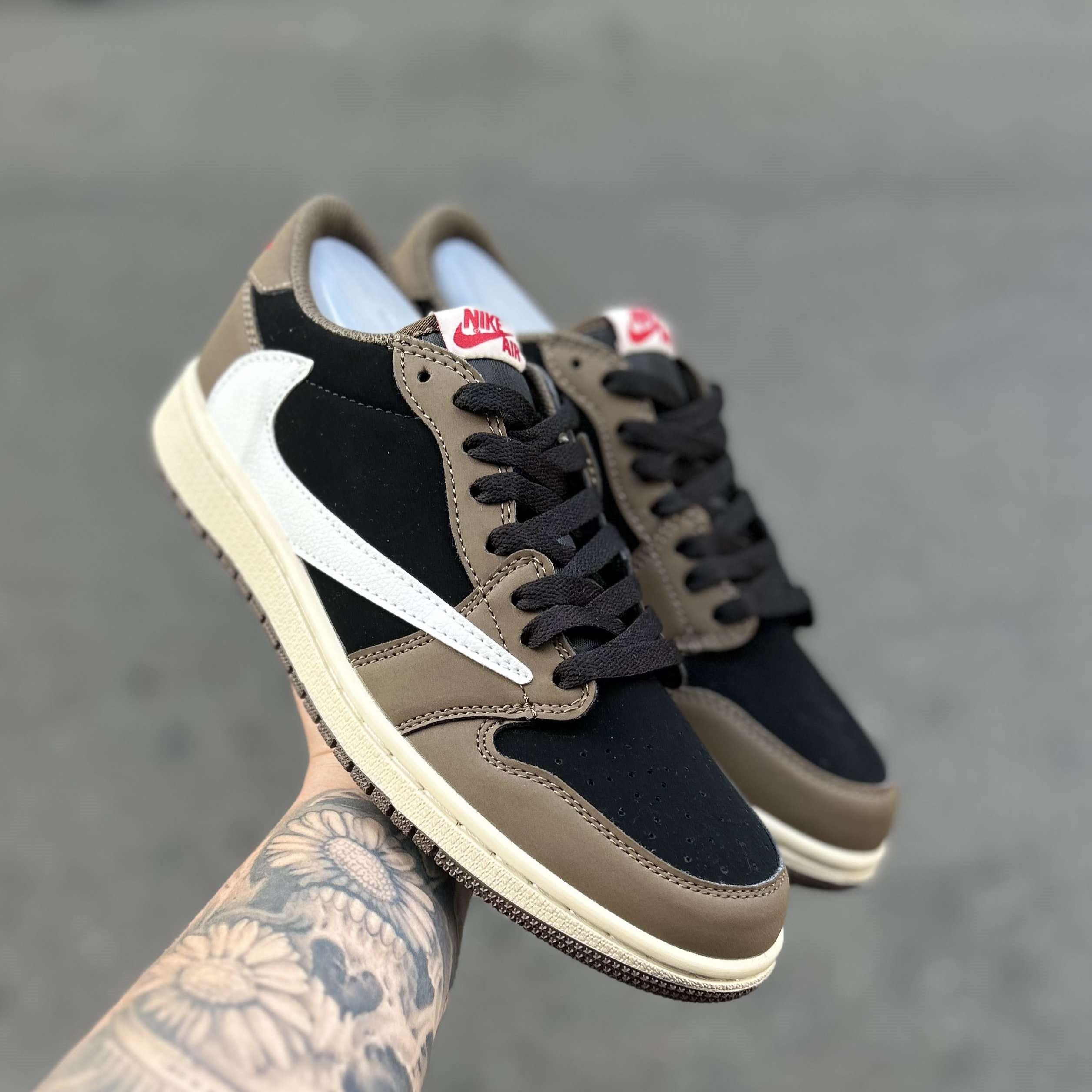 Air Jordan 1 Low Mocha Travis Scott
