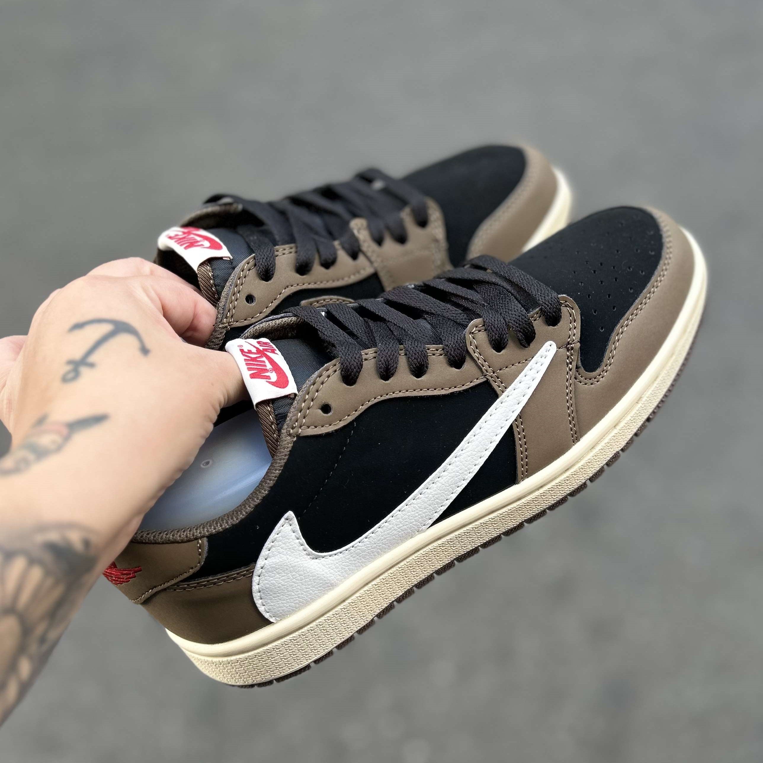 Air Jordan 1 Low Mocha Travis Scott