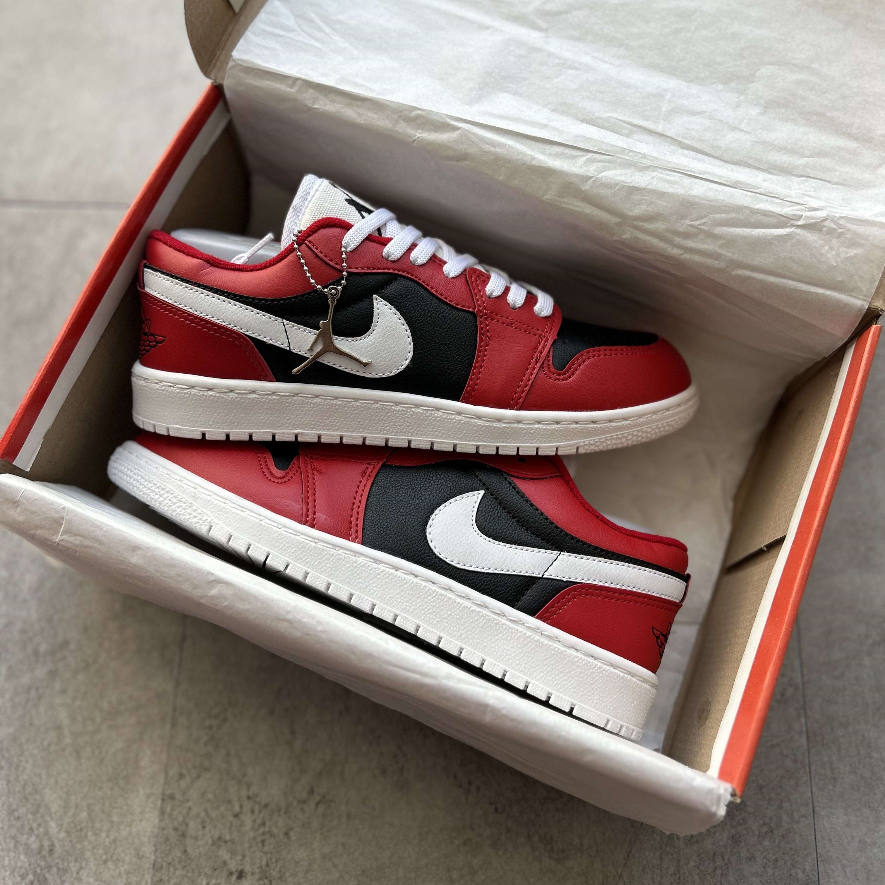 Air Jordan 1 Low Chicago Flip*