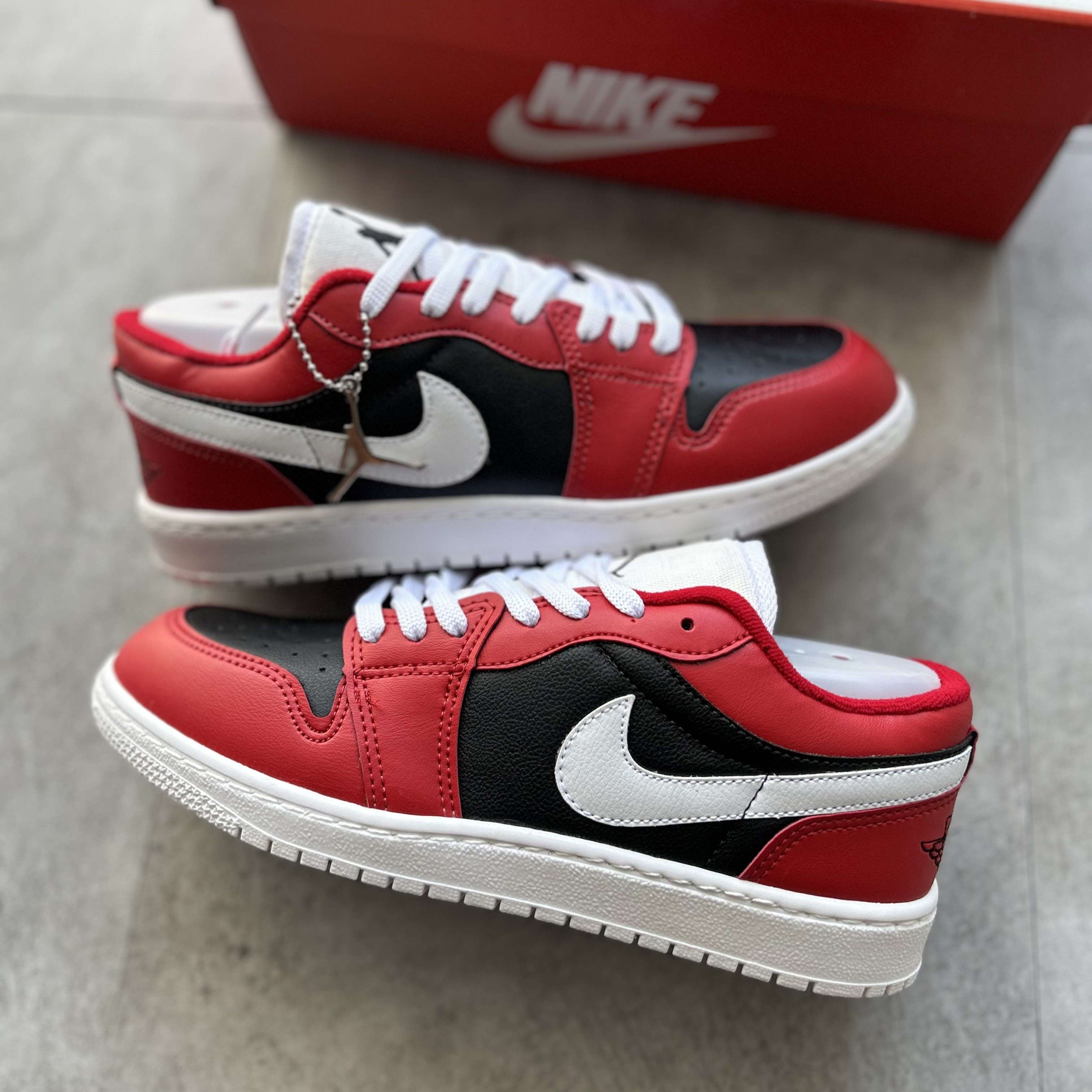 Air Jordan 1 Low Chicago Flip*