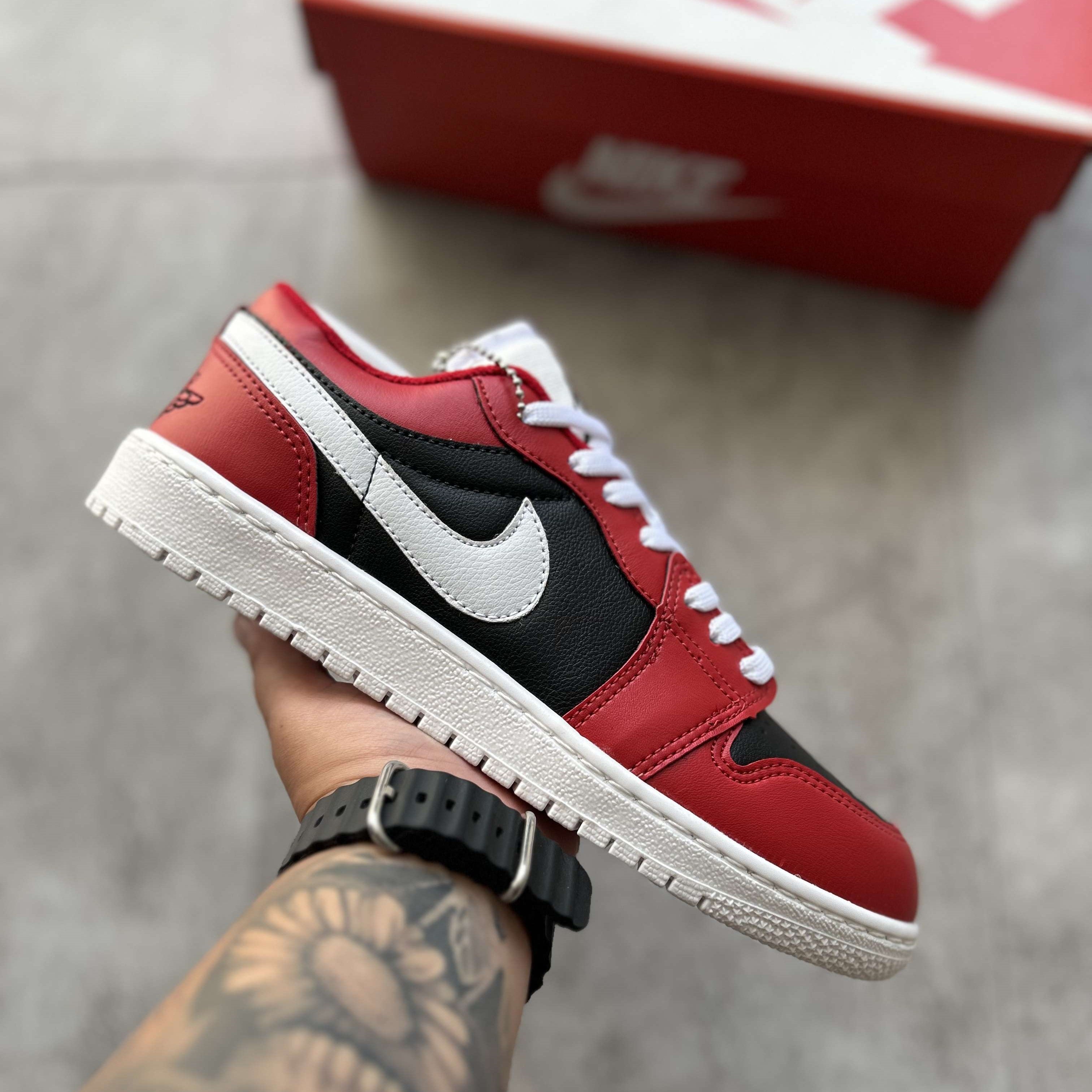 Air Jordan 1 Low Chicago Flip*