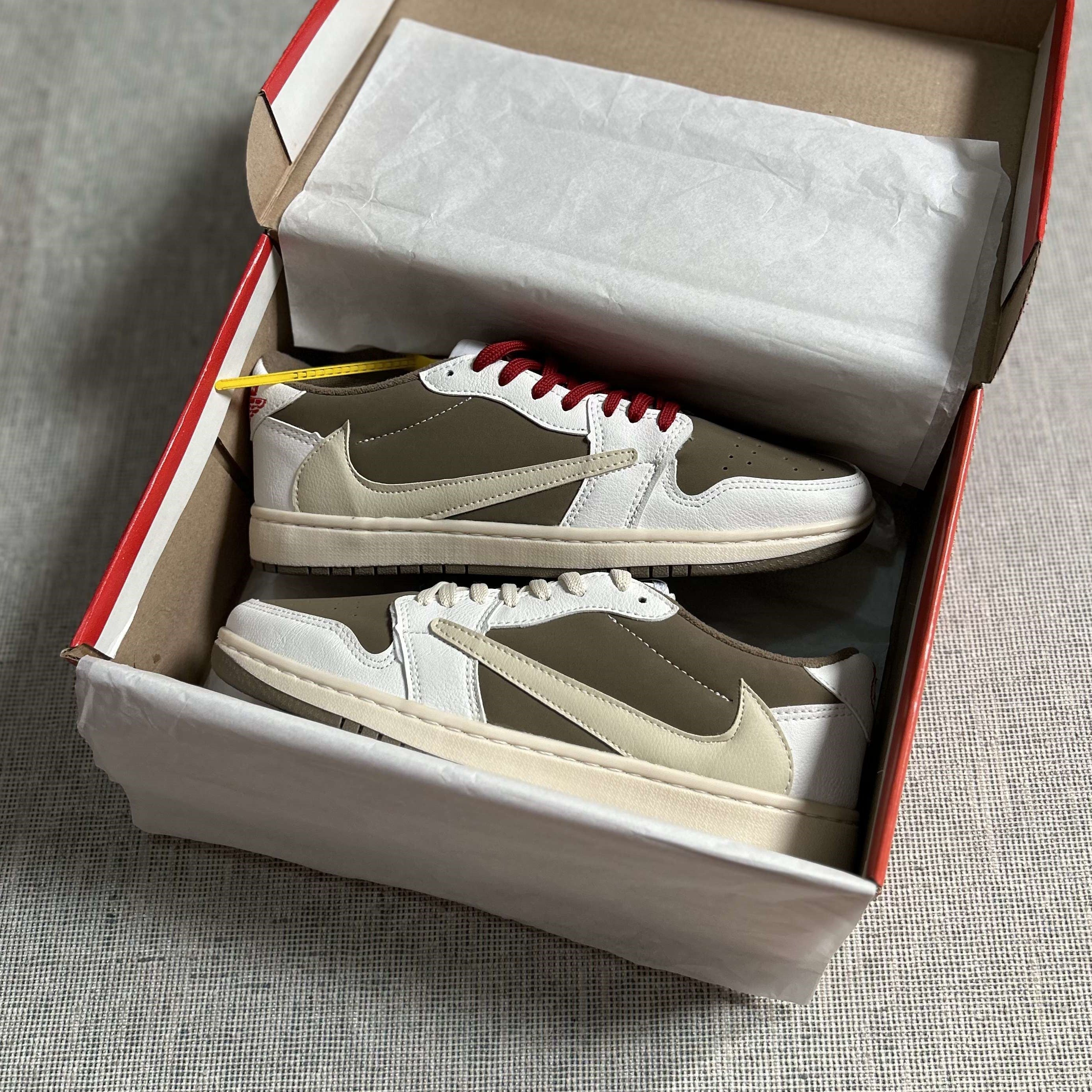 Travis Scott x Air Jordan 1 Low Reverse Mocha*