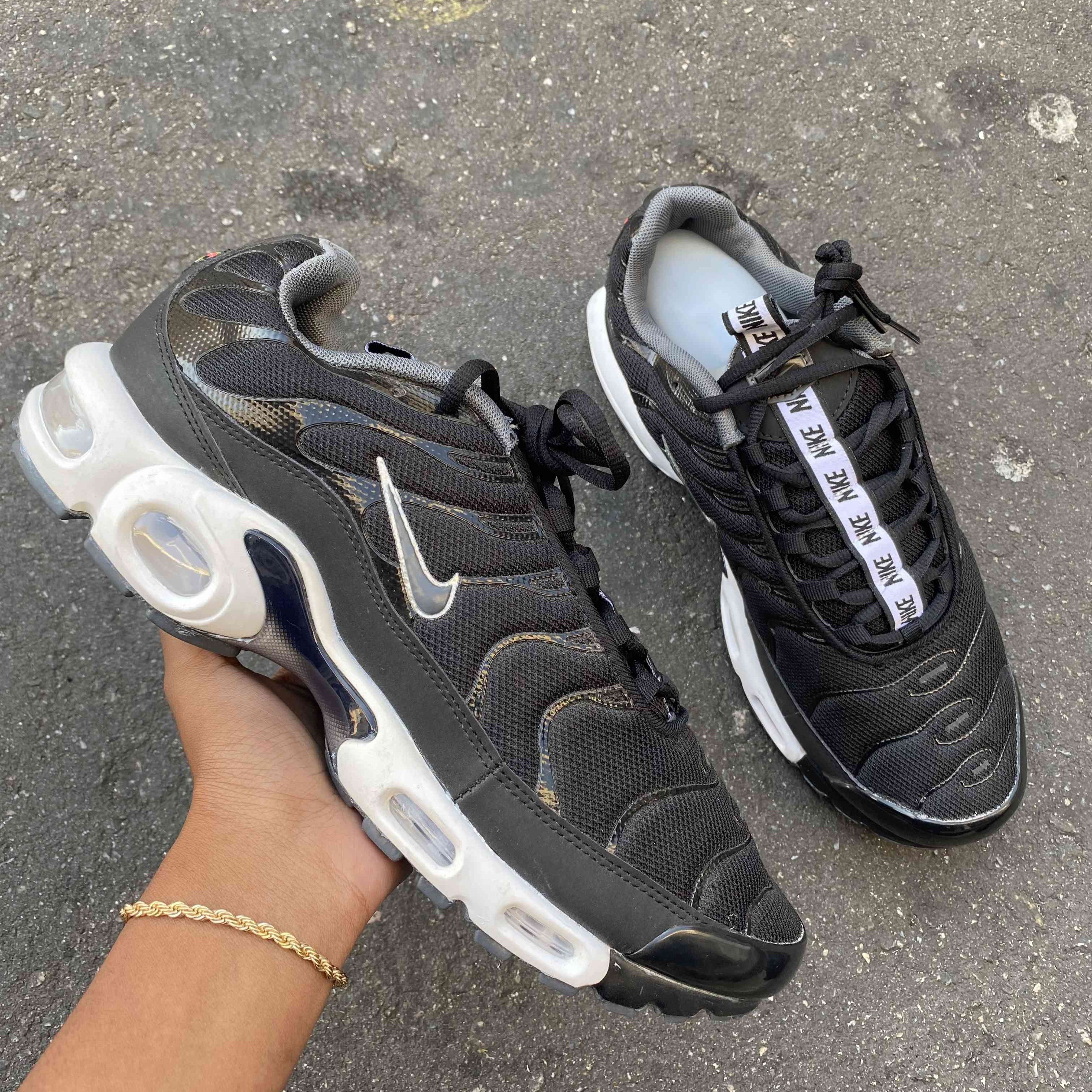 Air Max Plus TN SE Fita Black White