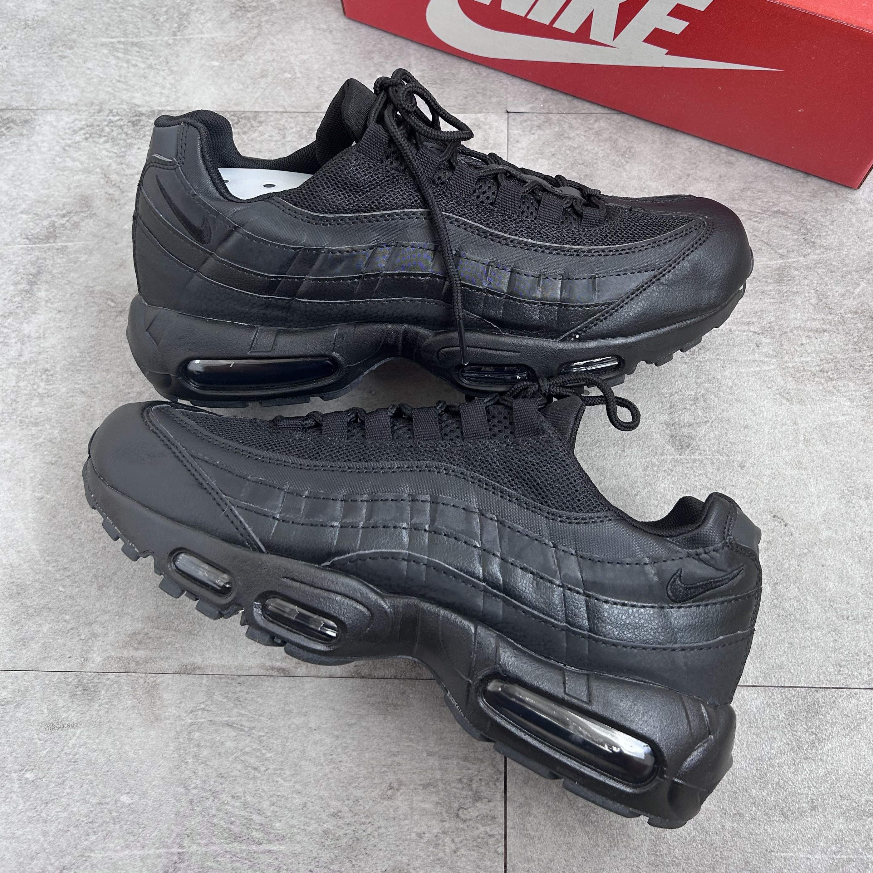 Air Max 95 Essential Triple Black