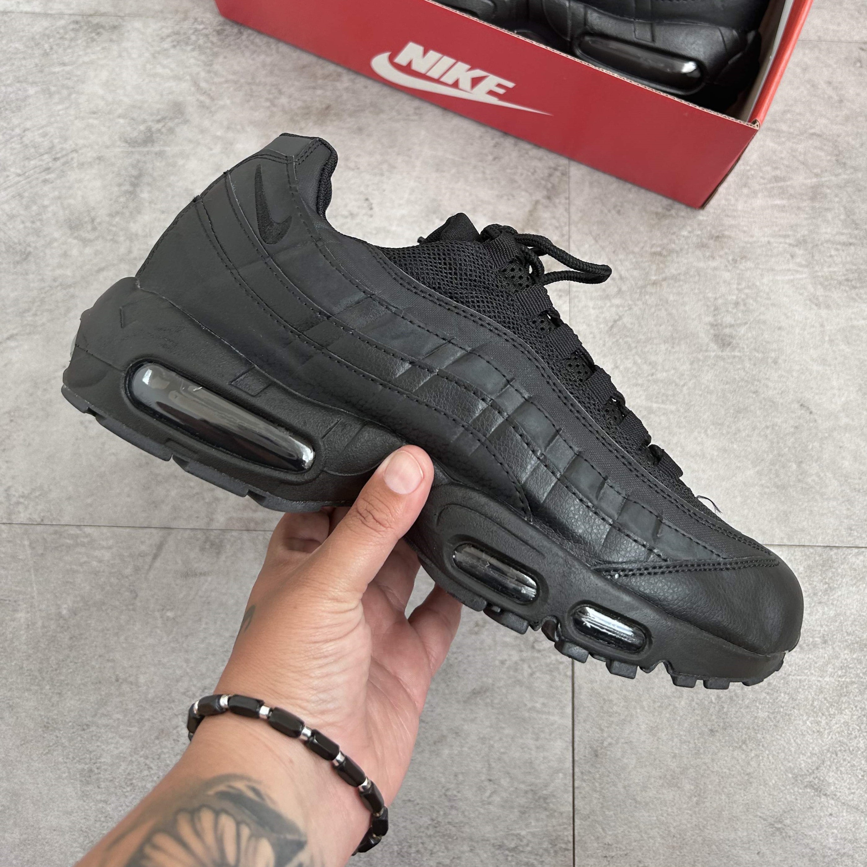Air Max 95 Essential Triple Black