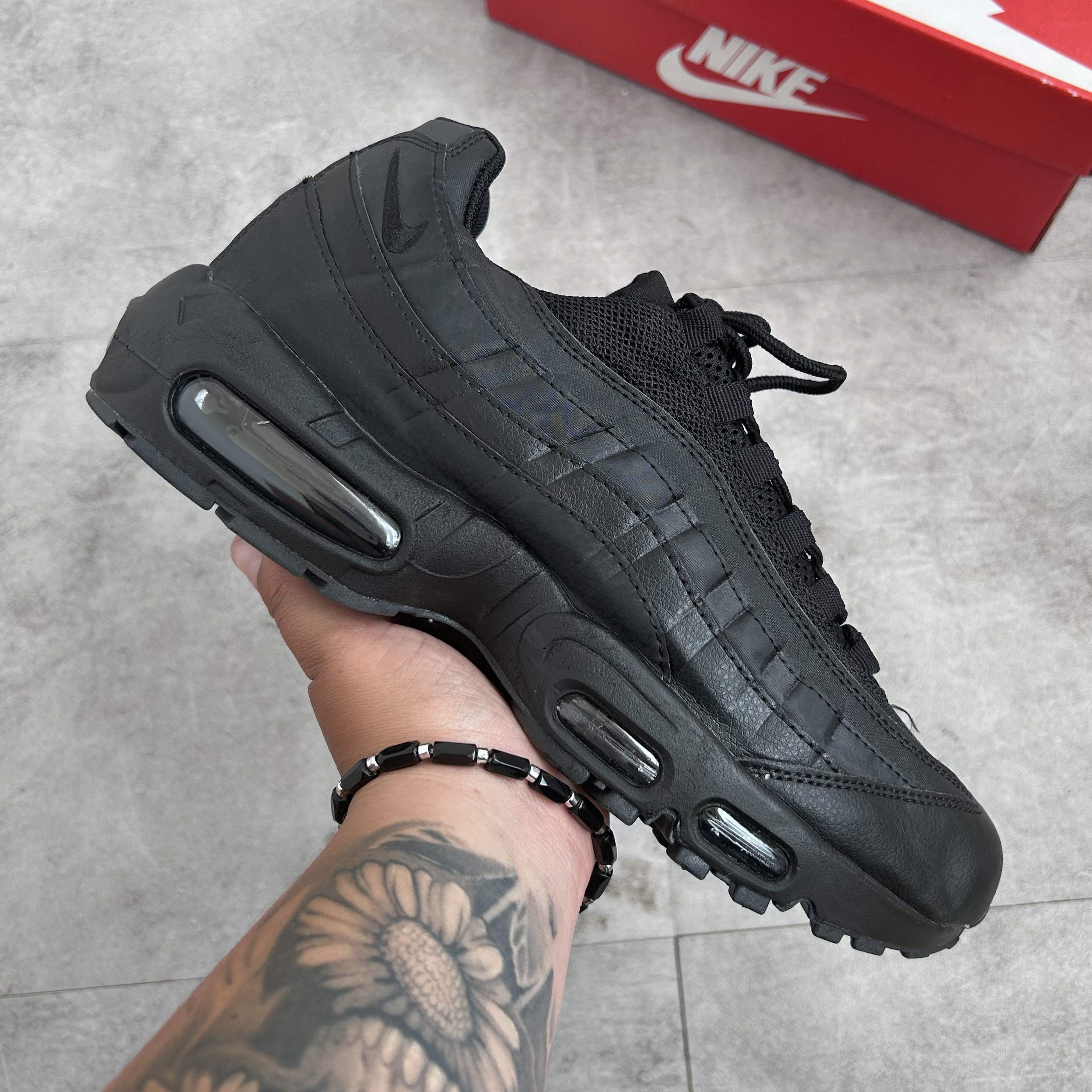 Air Max 95 Essential Triple Black