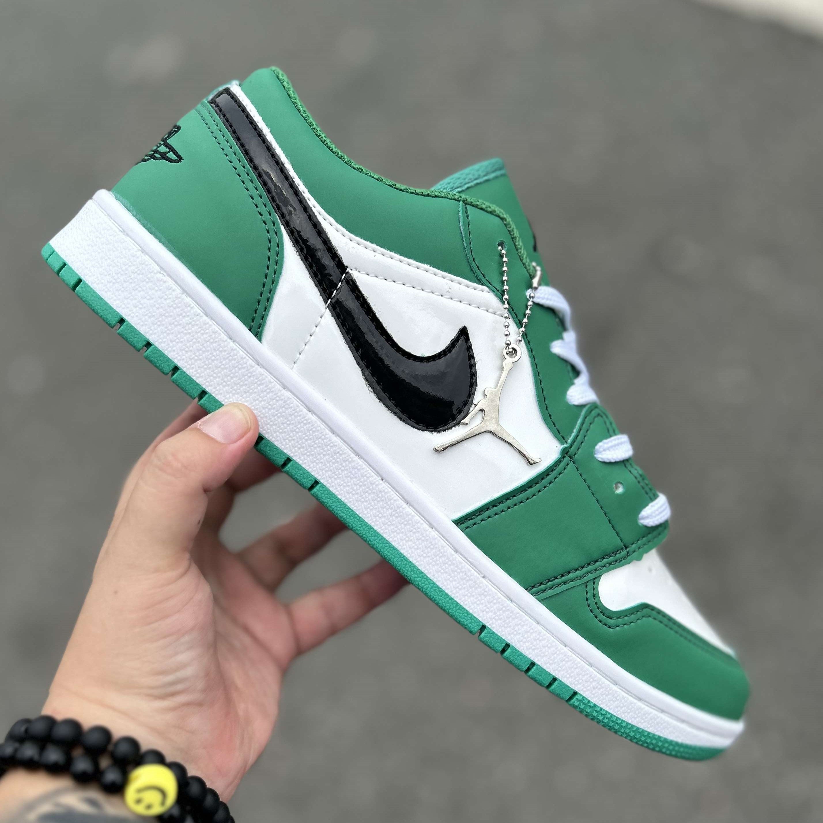 Air Jordan 1 Low Pine Green*