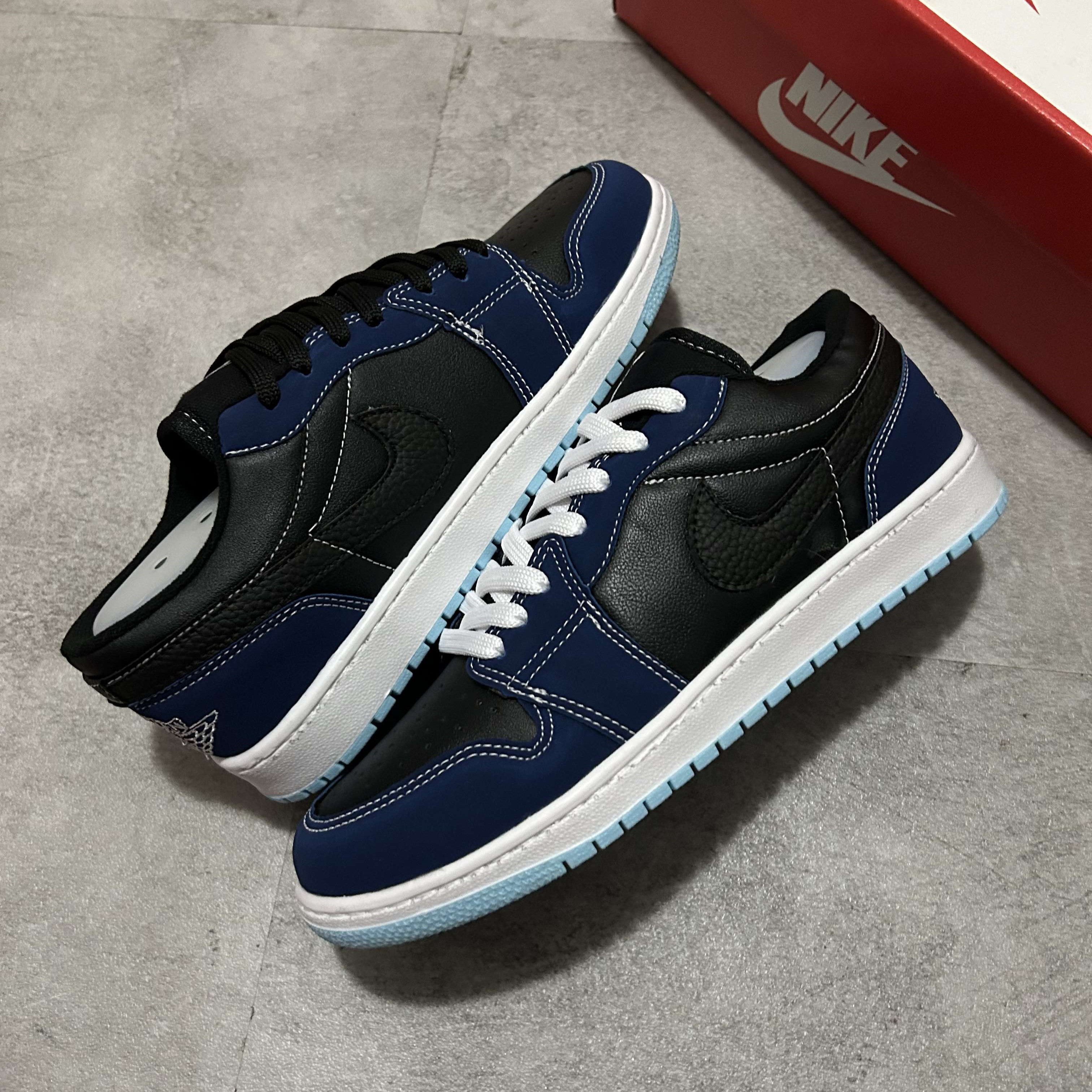 Air Jordan 1 Low SE Black Dark Obsidian *