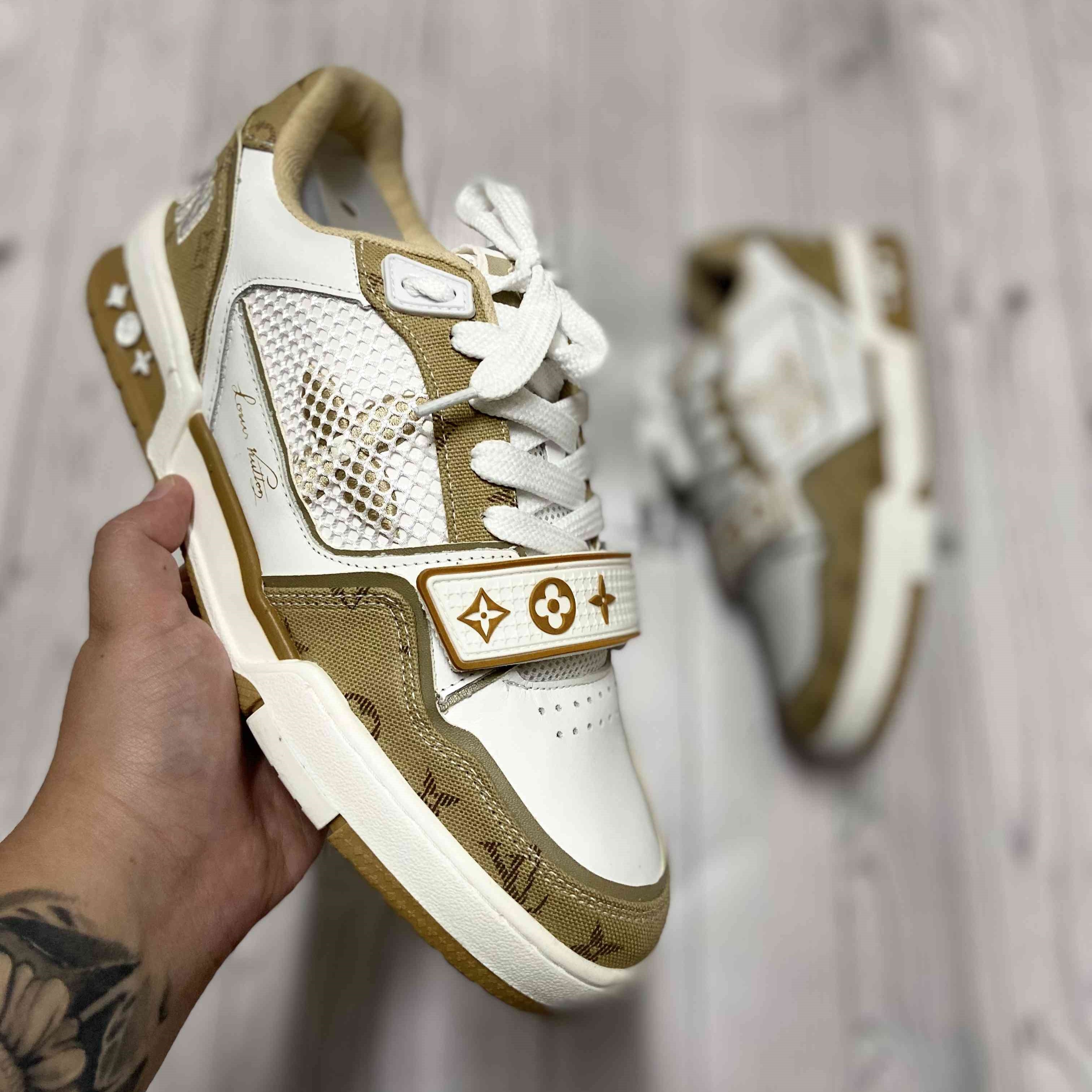LV Trainer Beige White
